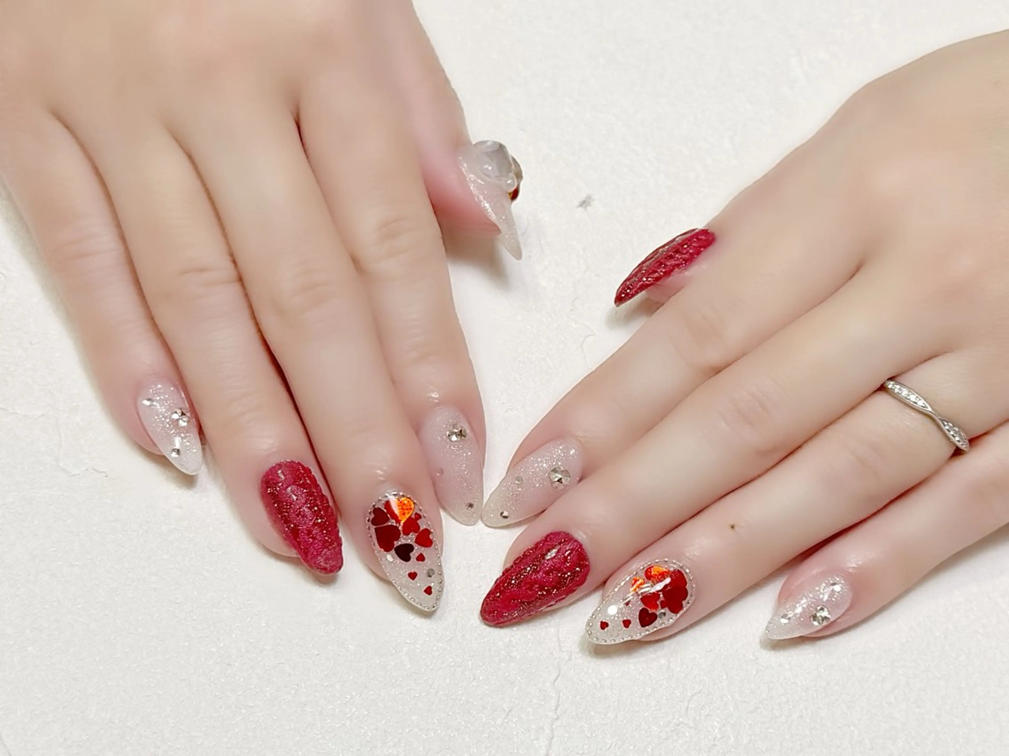 ネイル ハート キラキラネイル 赤色 冬ネイル クリスマス rouse nail RISATOのネイルデザイン