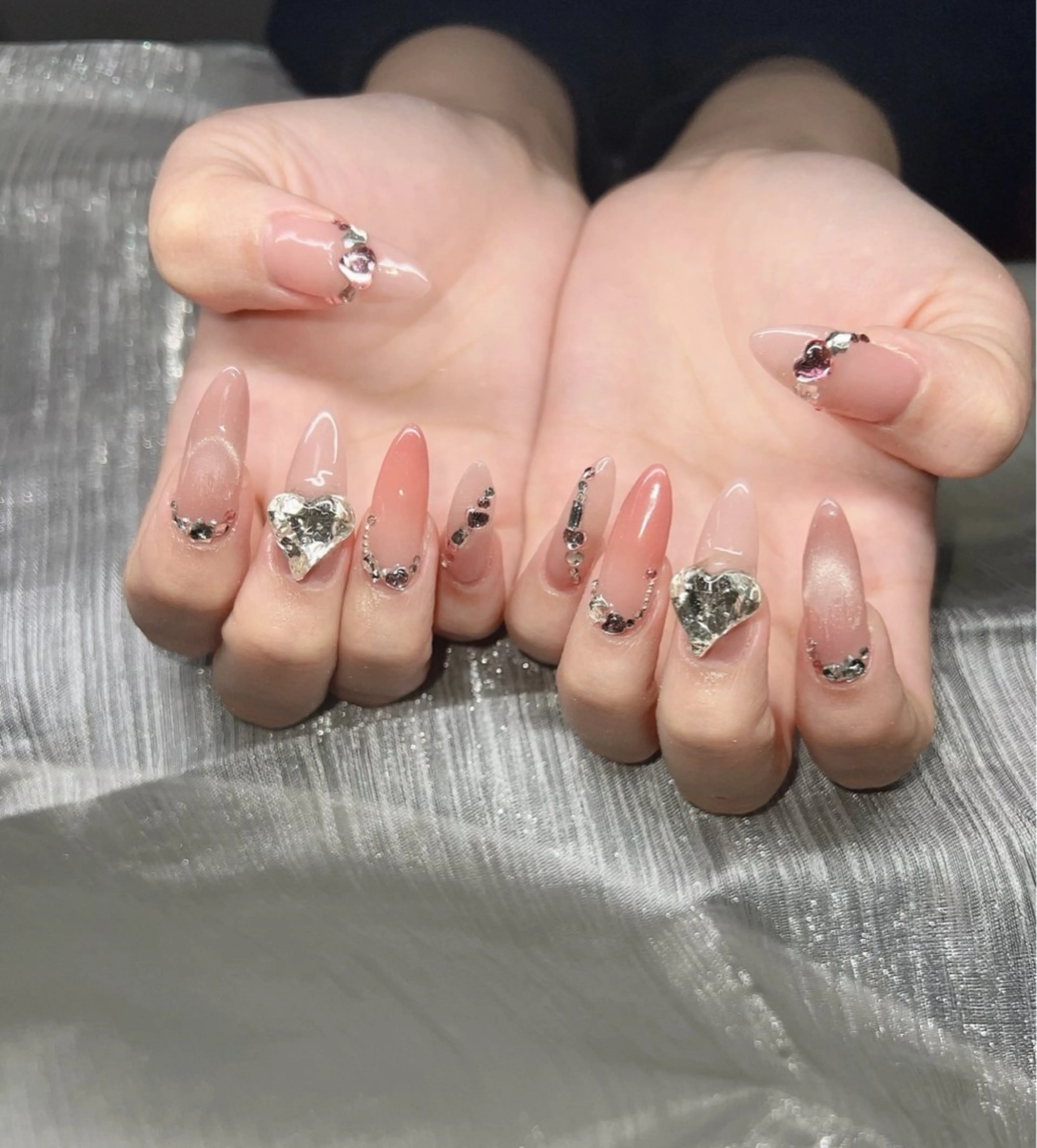 ネイル オーロラネイル チークネイル 長さ出し フットネイル フレンチネイル ハンドネイル Lee Nailsのネイルデザイン