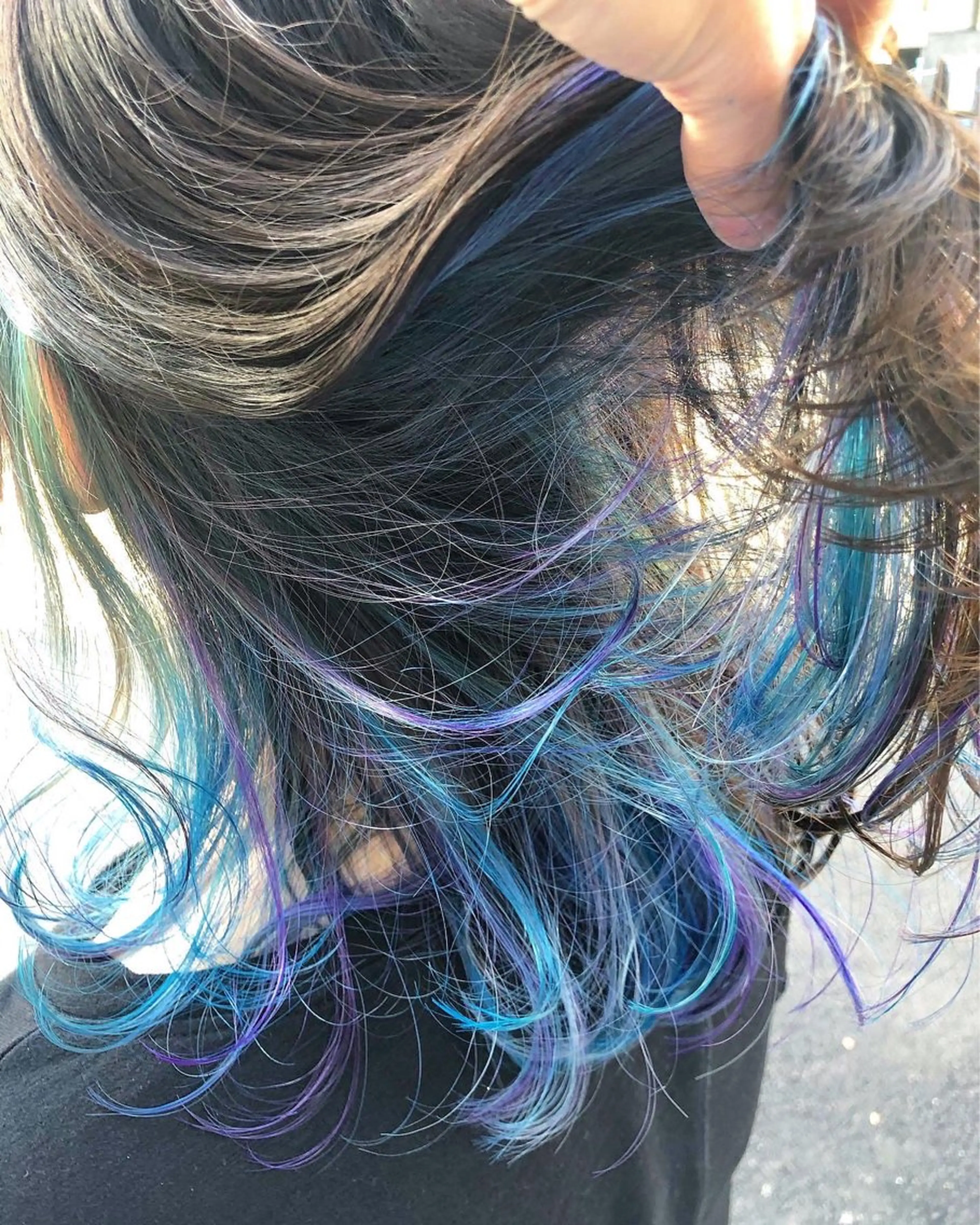 ミディアム カラー ブリーチ デザインカラー インナーカラー ユニコーンカラー カット ヘアカラー トリートメント 原宿サロン代表 デザインカラー伊藤卓のヘアスタイル