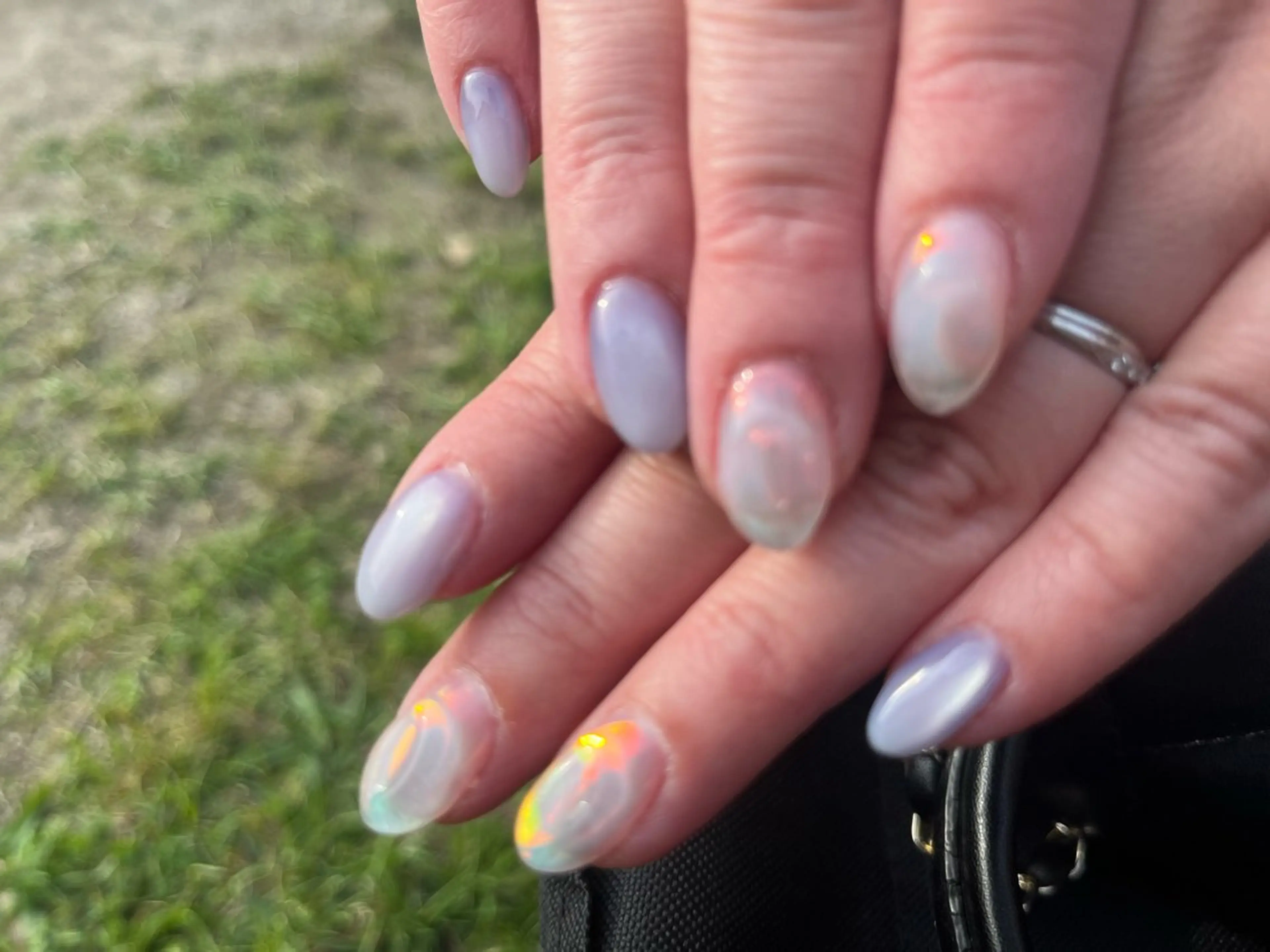 ミディアム un +のネイルデザイン