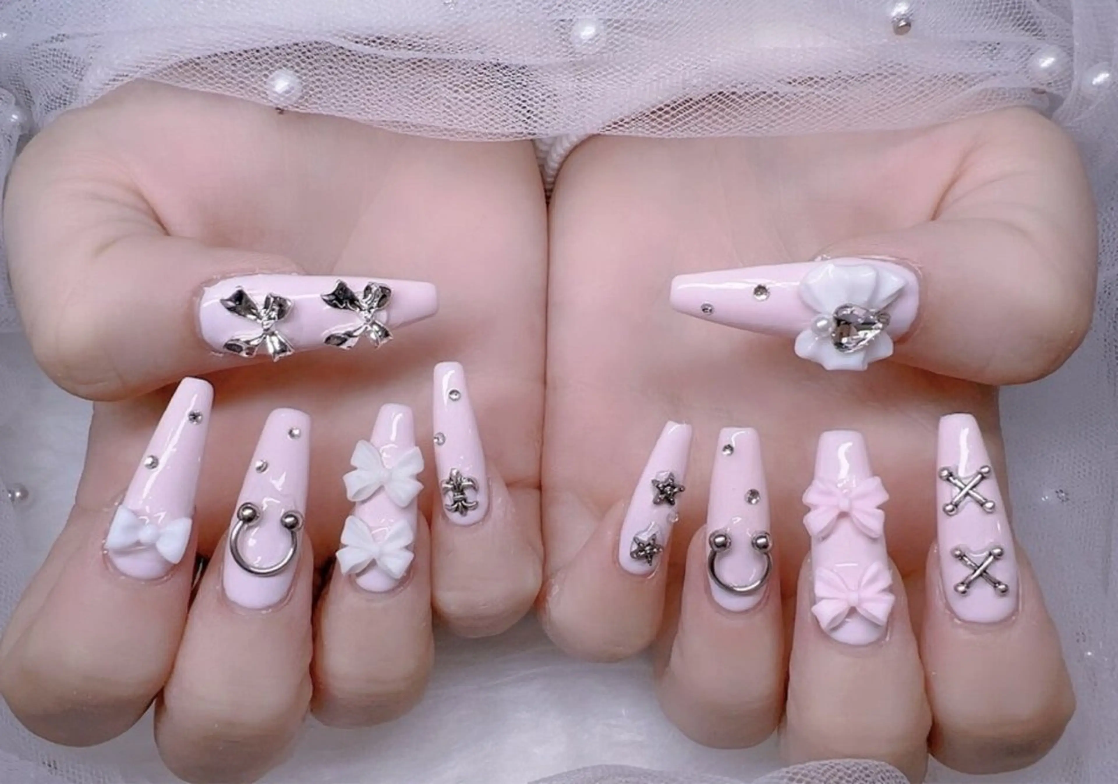 ネイル UMI ネイルサロン新宿🎀のネイルデザイン