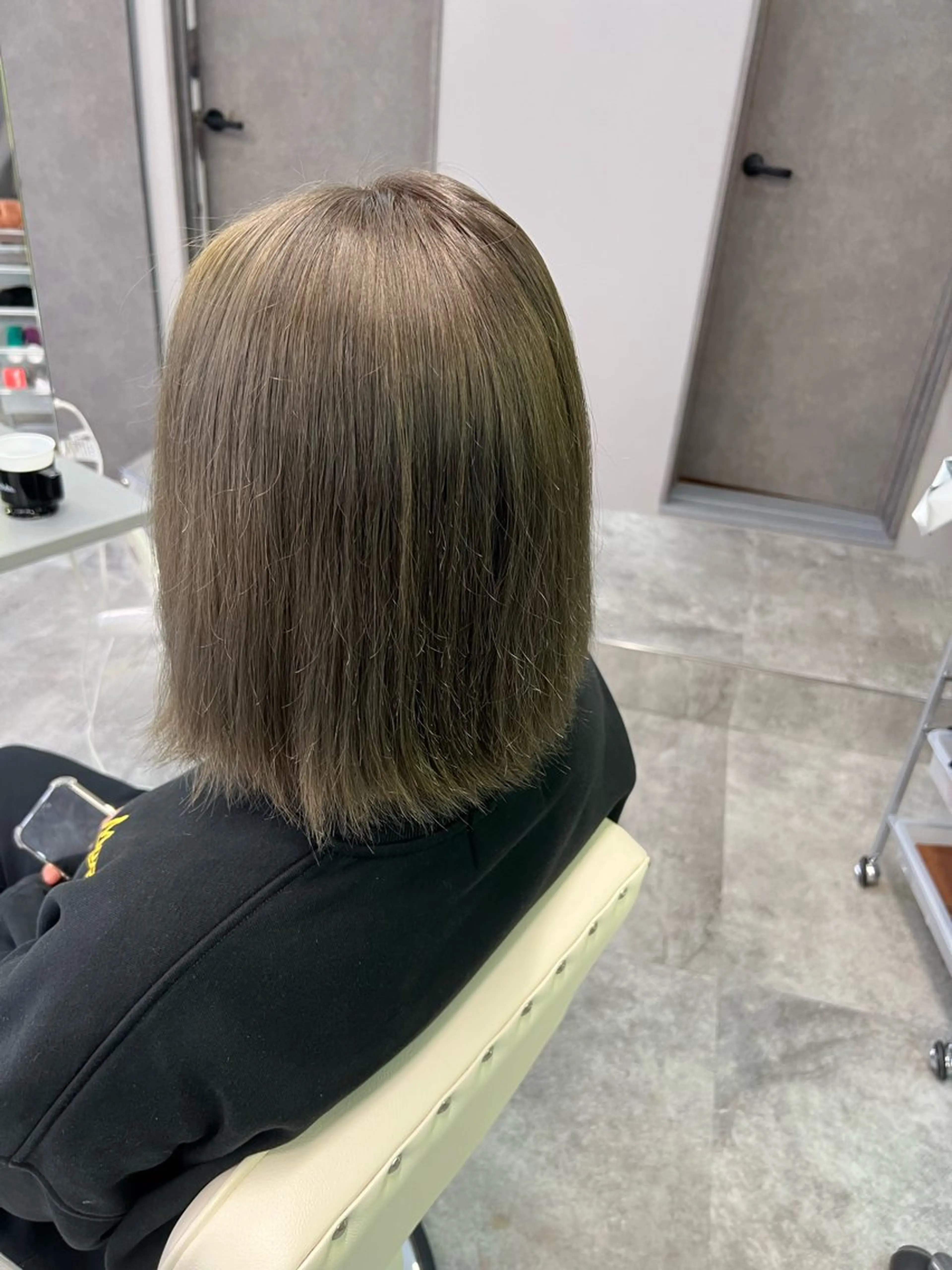 カラー オリーブグレー 高階 晃一 /レイヤーカットのヘアスタイル