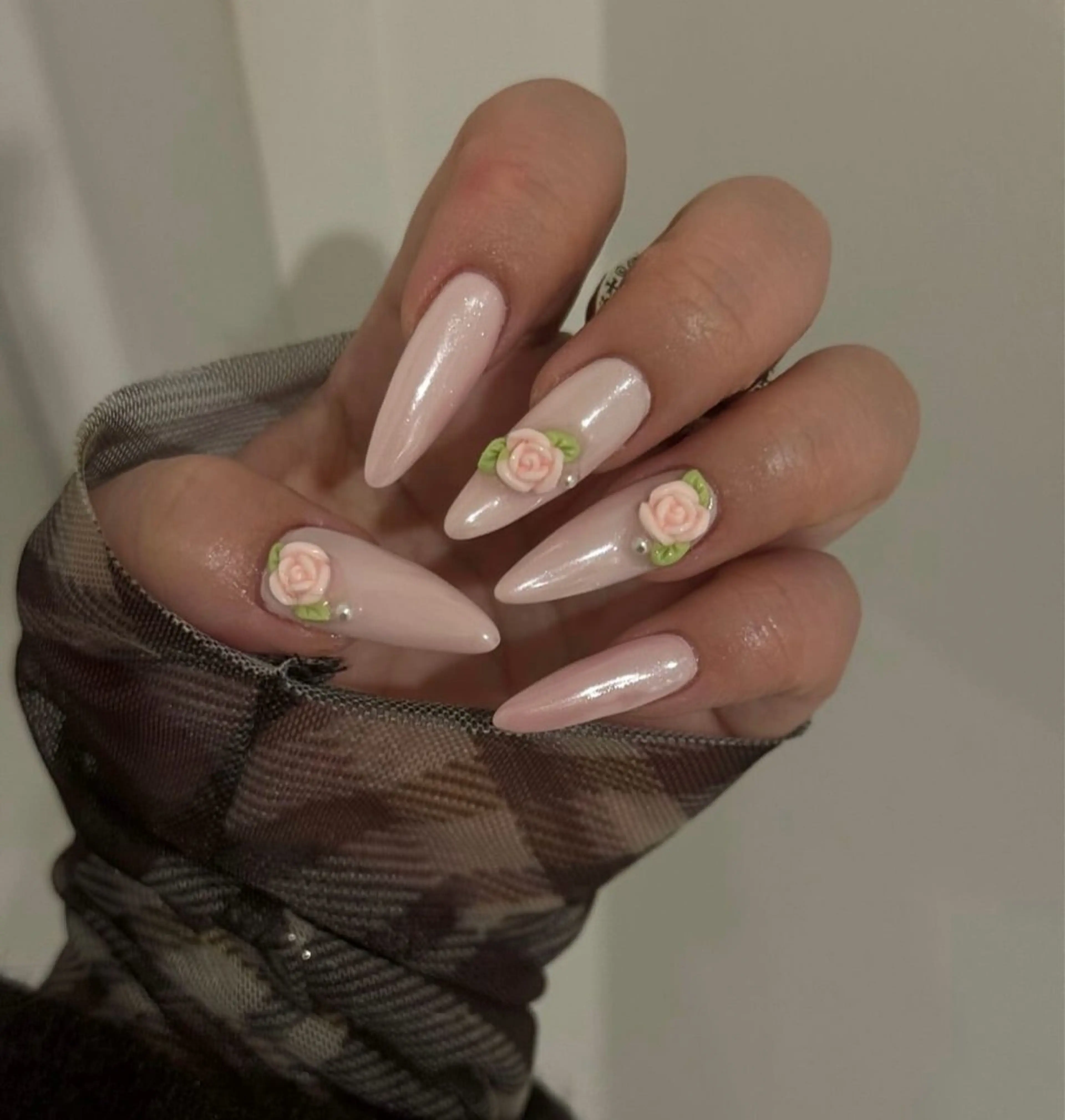 ネイル グラデーション キラキラネイル ワンカラーネイル 冬ネイル Jenn Nail Salonのネイルデザイン