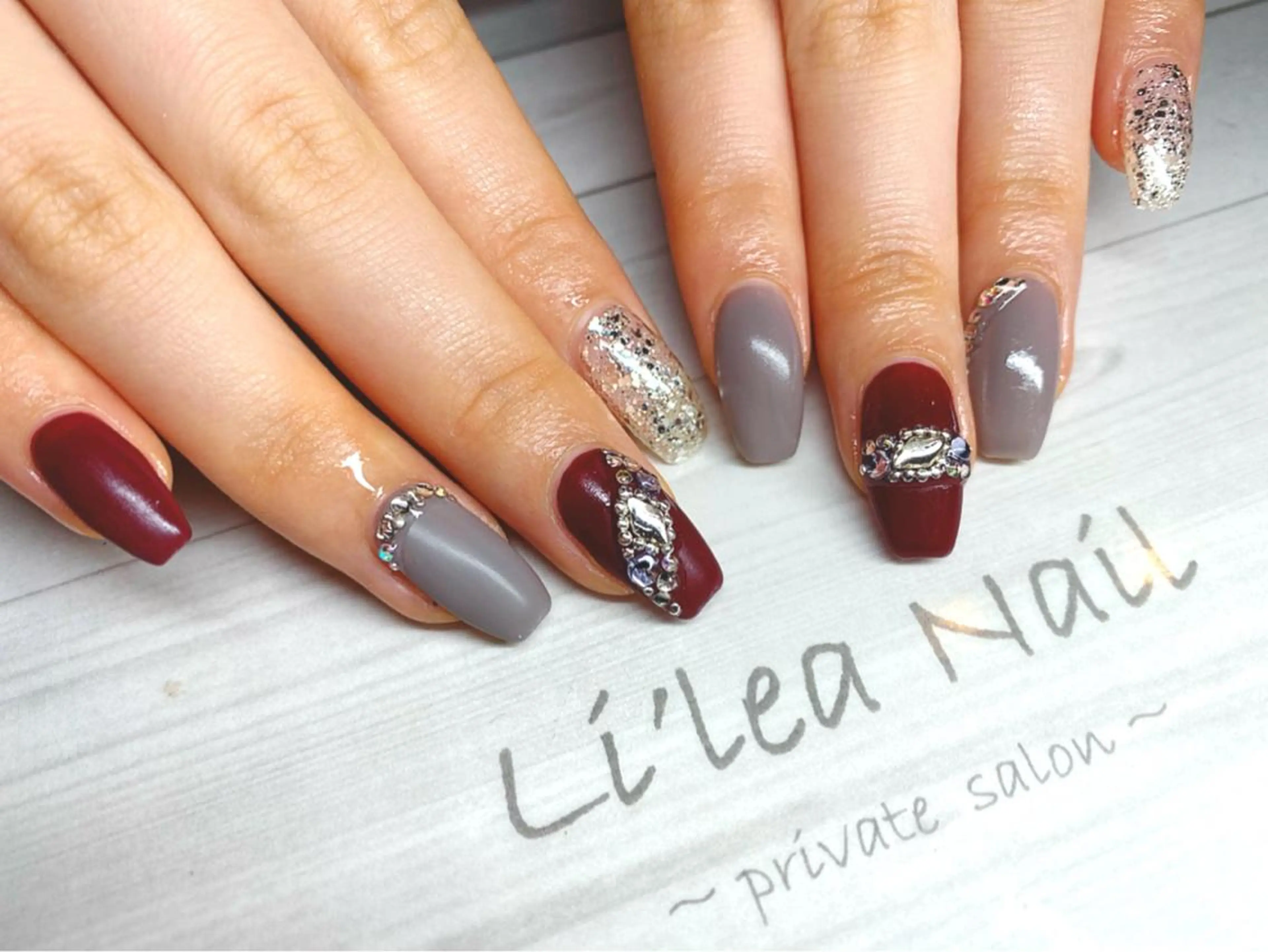 ネイル Li'leaNail AINAのネイルデザイン