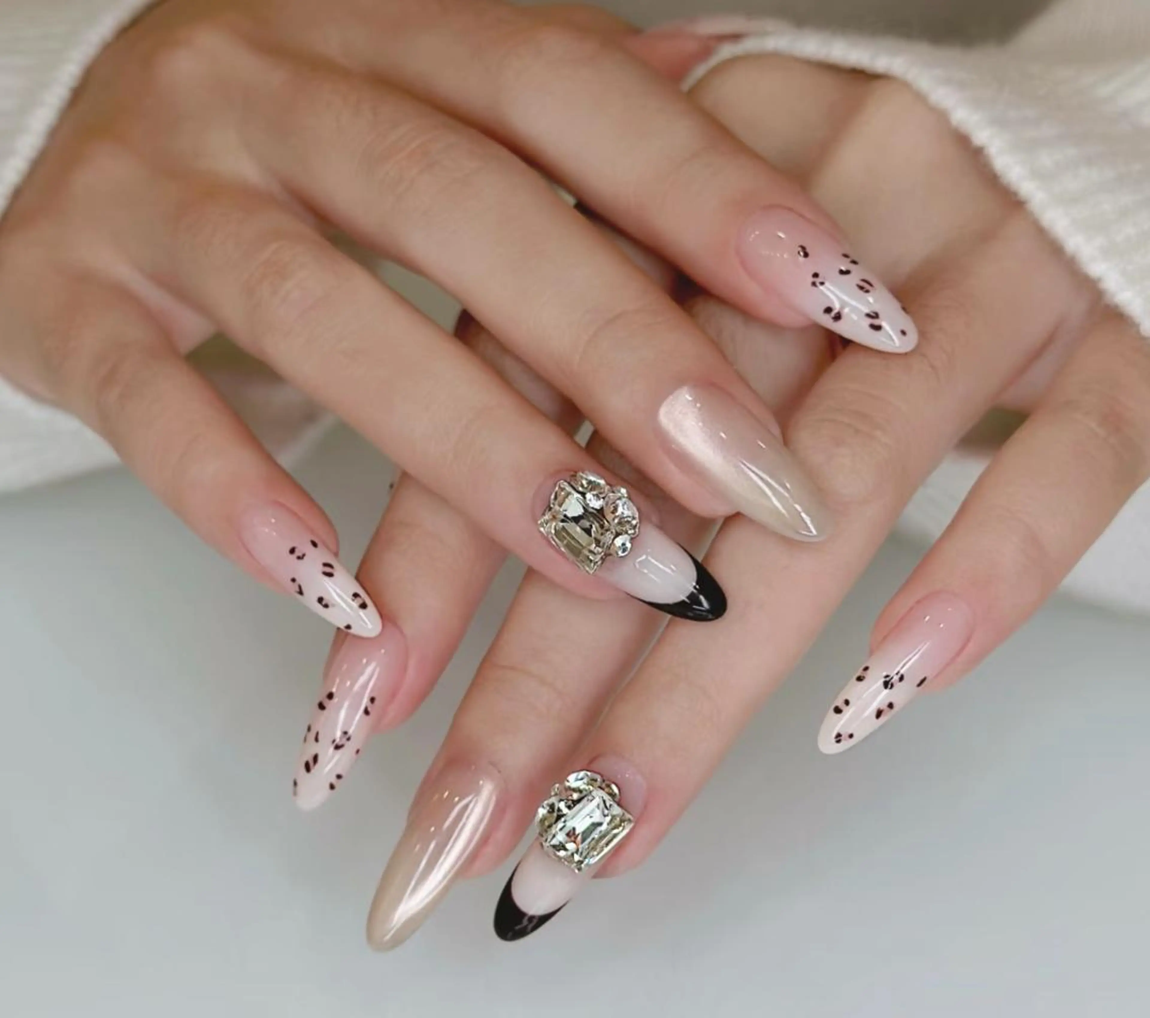 ネイル ハンドネイル エ リのネイルデザイン