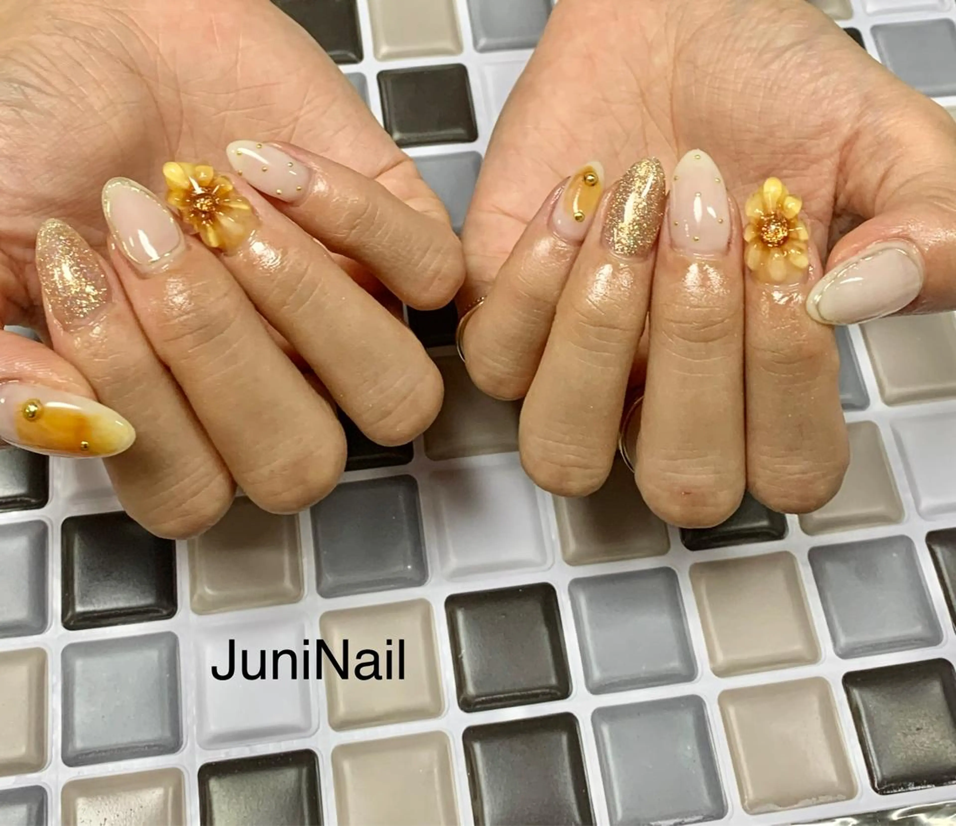 ネイル オーロラネイル クリアネイル 成人式 フラッシュネイル フレンチネイル ハンドネイル JuniNail 주니네일🇰🇷suのネイルデザイン