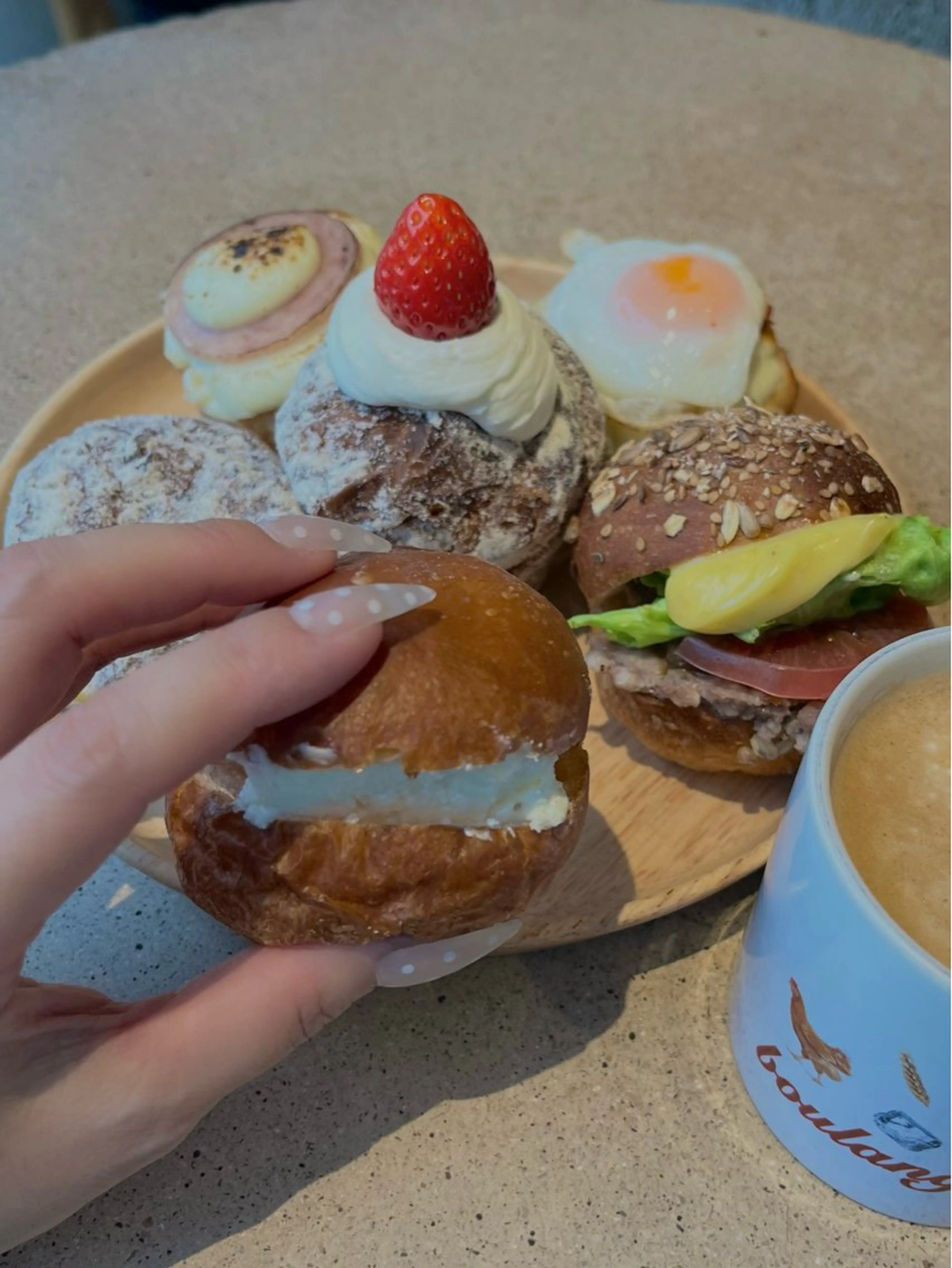 ネイル クリアネイル 長さ出し スカルプネイル シンプルネイル ハンドネイル nine.🦋 YUKOのネイルデザイン