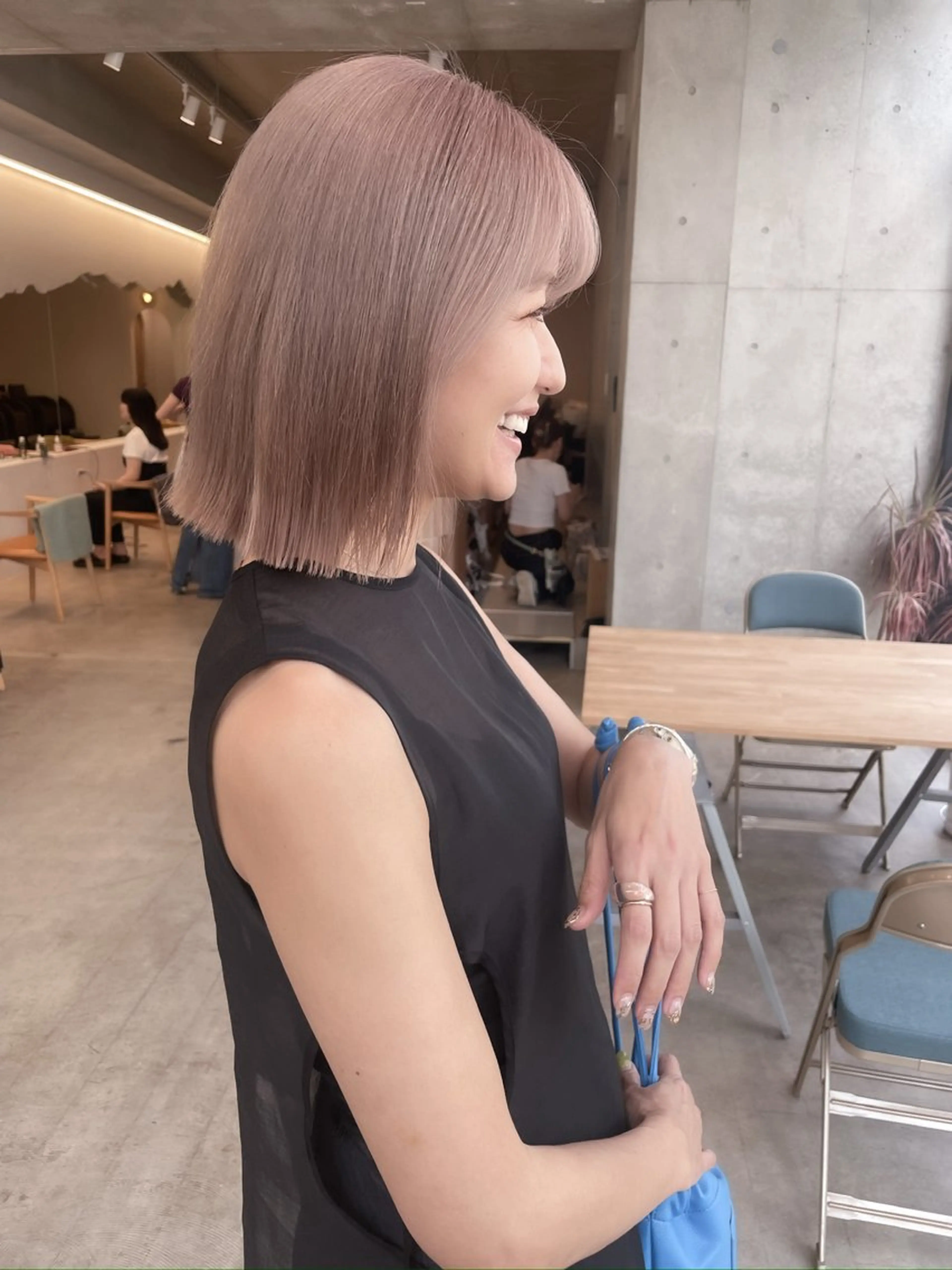 ショート カラー ヘアアレンジ ミニボブ/ブリーチ 🌈MISATOのヘアスタイル