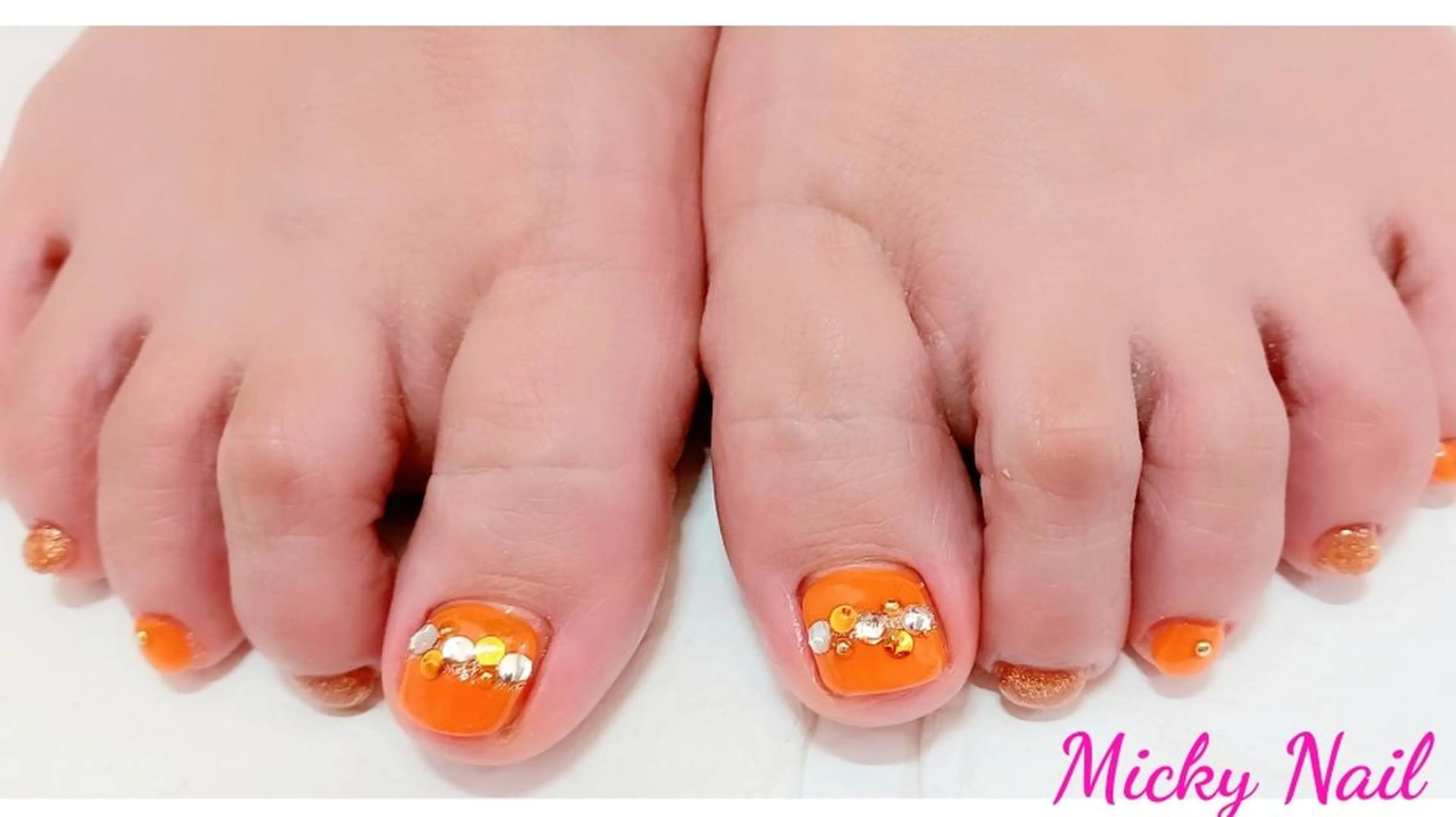 ネイル フットネイル オレンジ Micky nail chikushinoのネイルデザイン