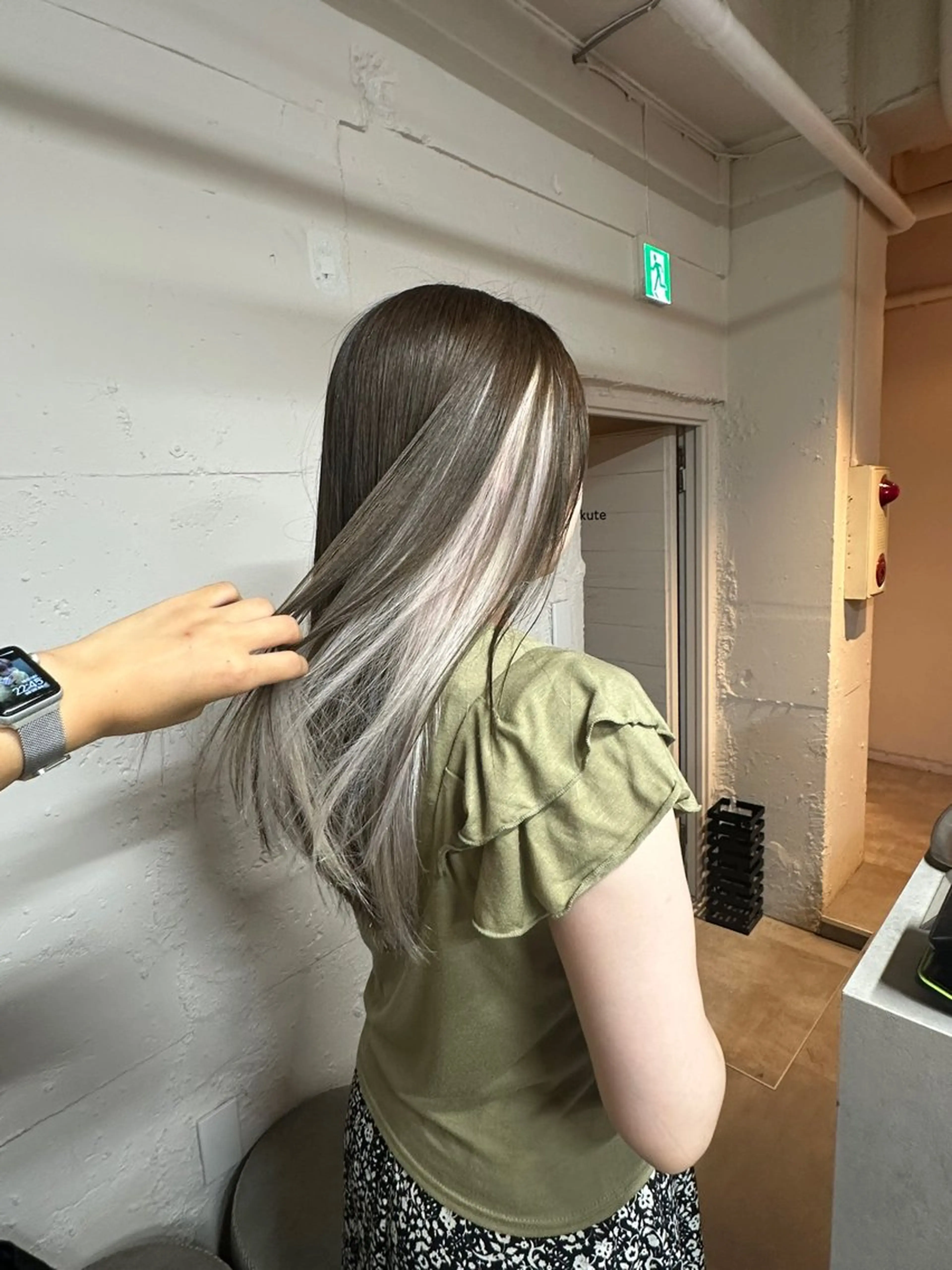 ロング カラー インナーカラー ヘアカラー tokute よしかわなお🍒のヘアスタイル