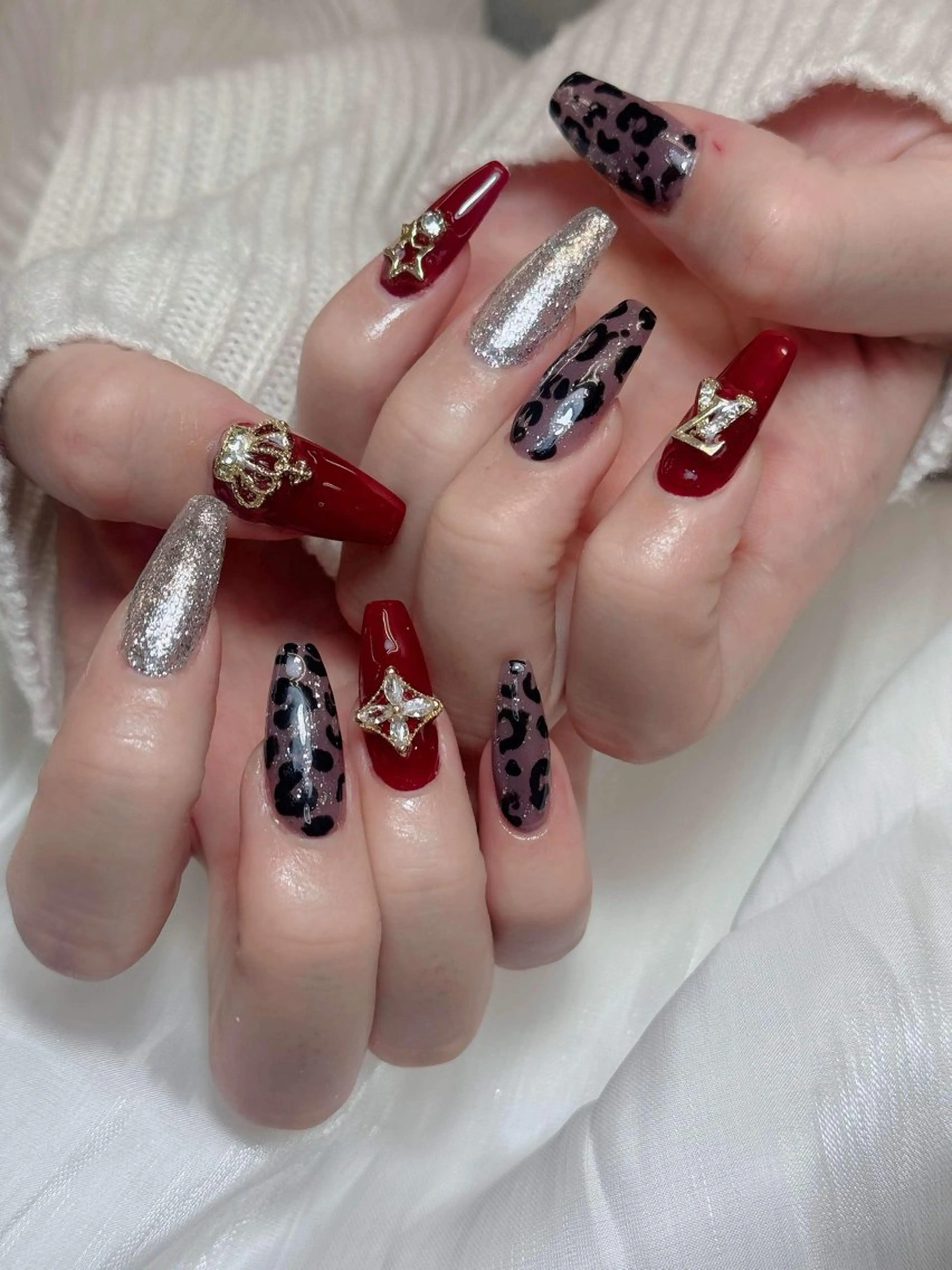 ネイル アートネイル オーロラネイル チークネイル 長さ出し フットネイル Anh 歌舞伎町のネイルデザイン