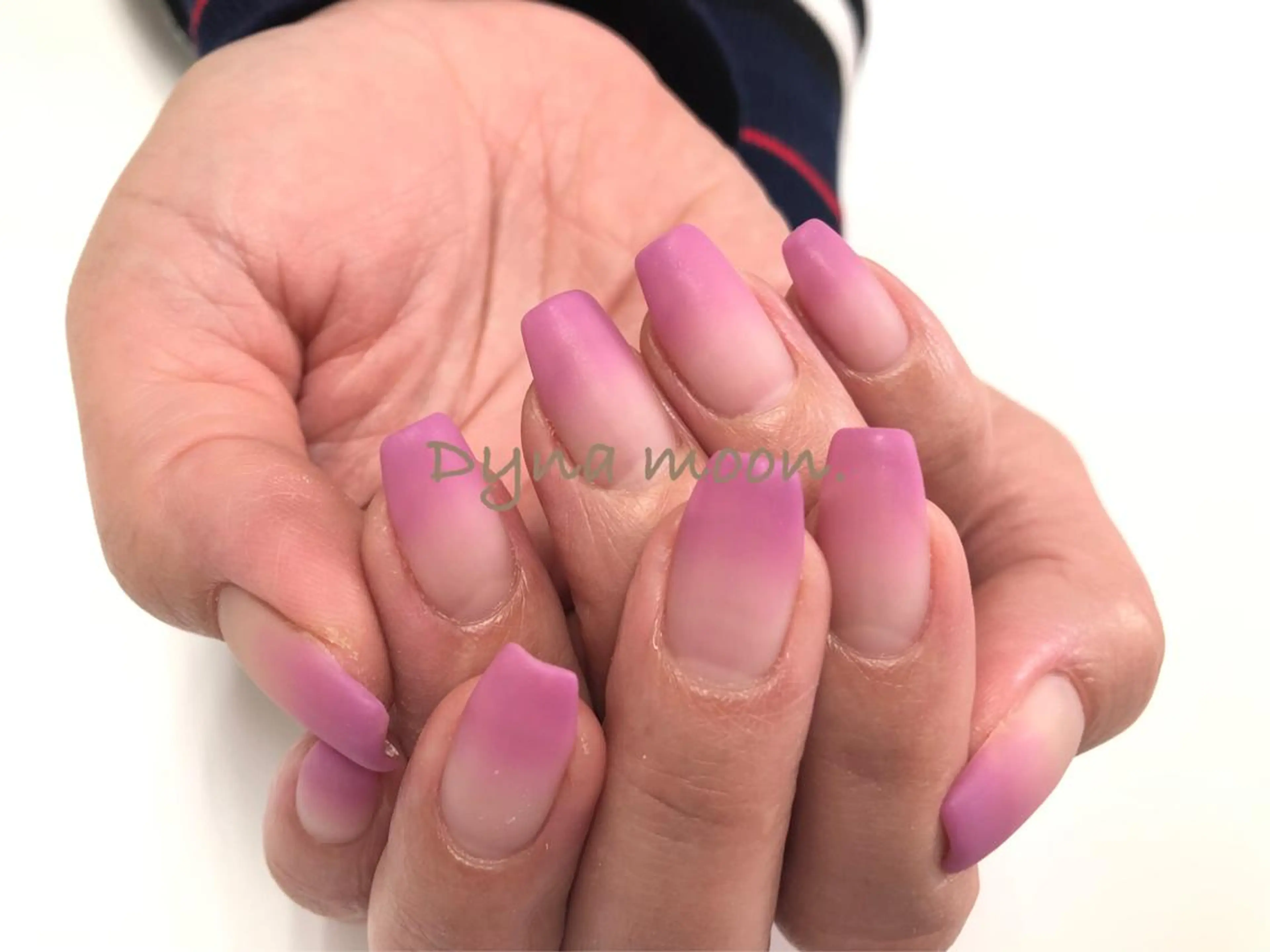 ネイル グラデーション マットネイル Dyna moon.のネイルデザイン