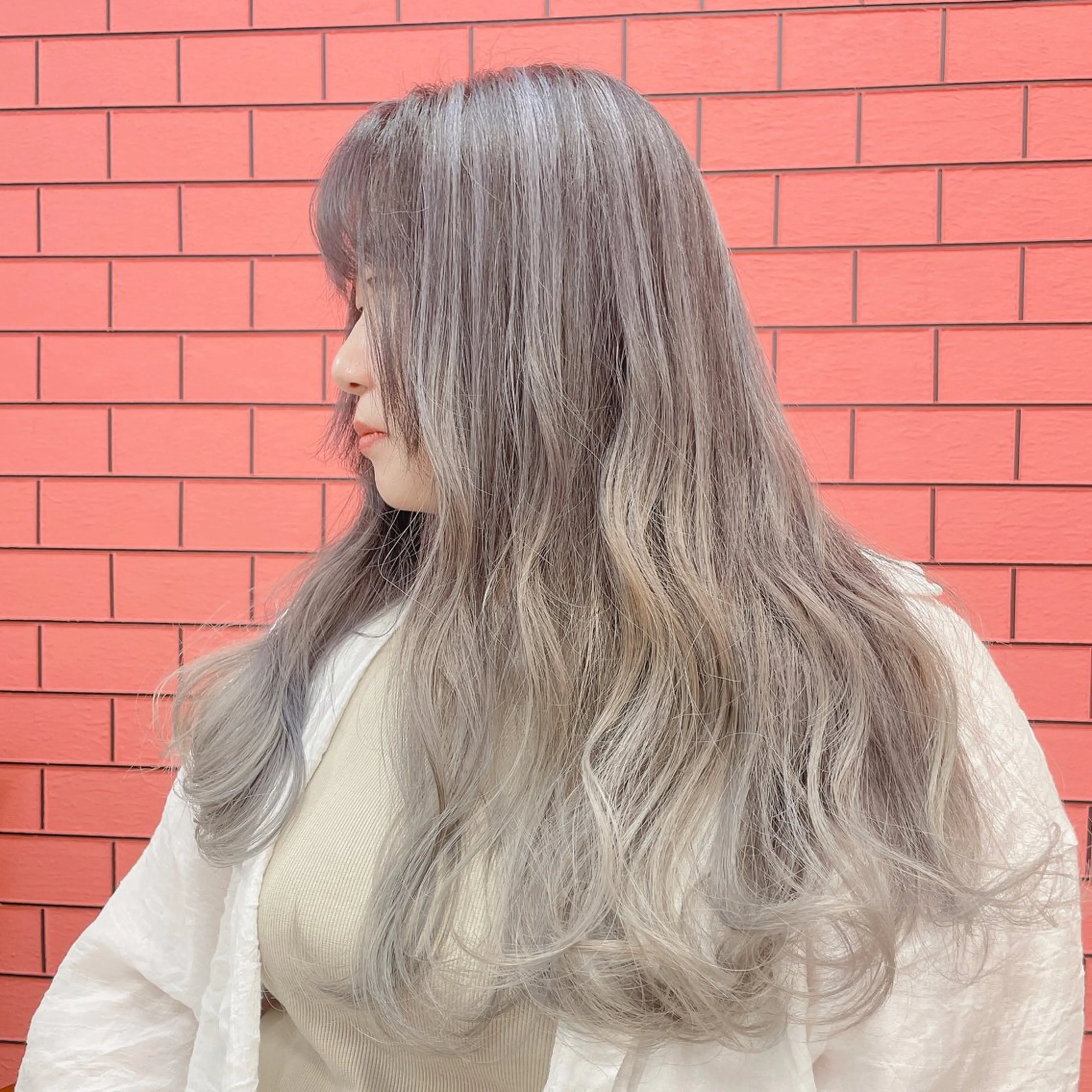 ロング カラー バレイヤージュ ブリーチ ケアブリーチ ダブルカラー イヤリングカラー ヘアカラー トリートメント デザインカラー髪質 改善Lilithのその他イメージ