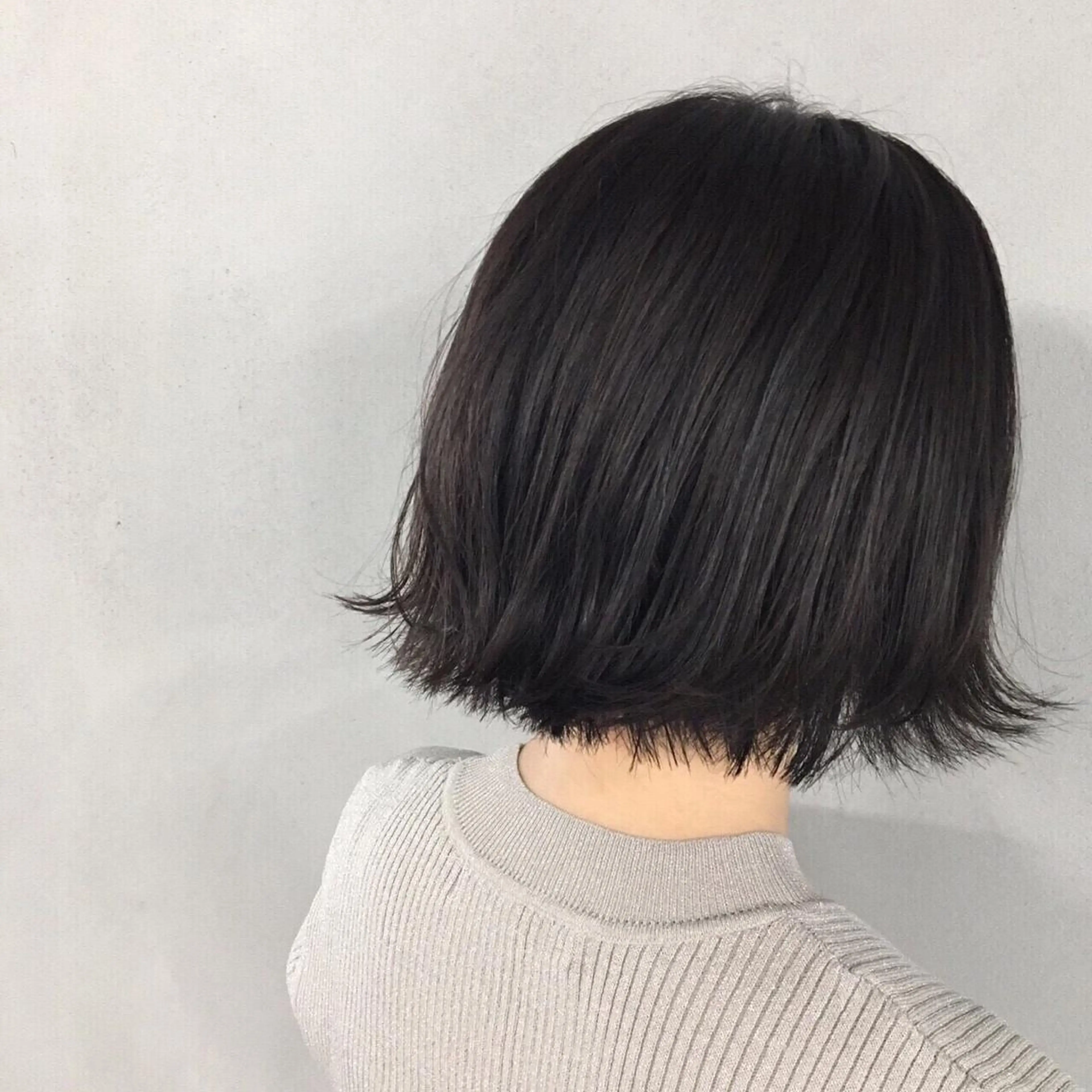 ミディアム カラー グレージュ ボブ 外ハネヘア ボブ/ショート/ 白髪染め/メンズ葛西のヘアスタイル