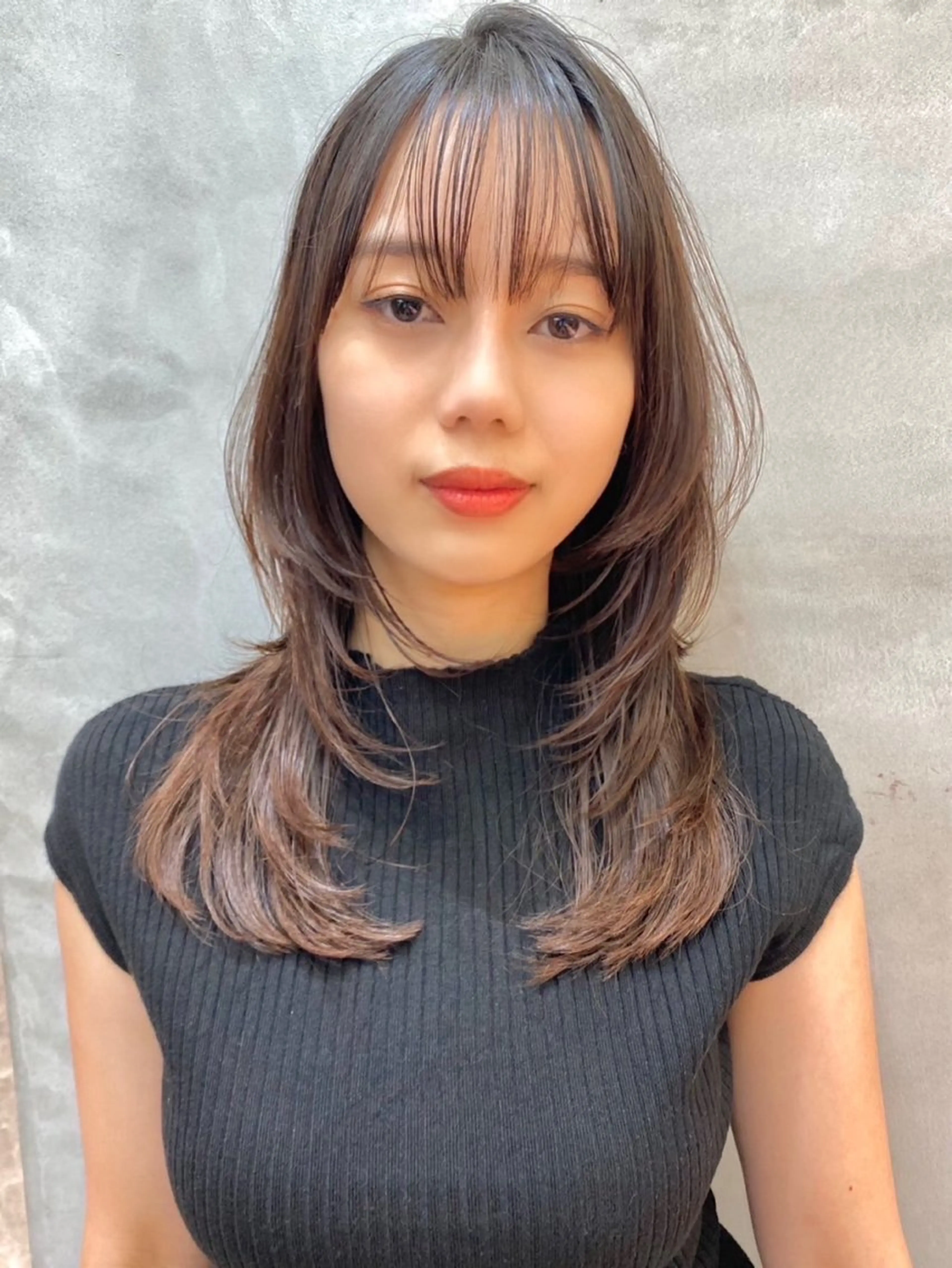 ミディアム カラー カット ヘアカラー トリートメント レイヤーカット /透明感カラー西田のヘアスタイル