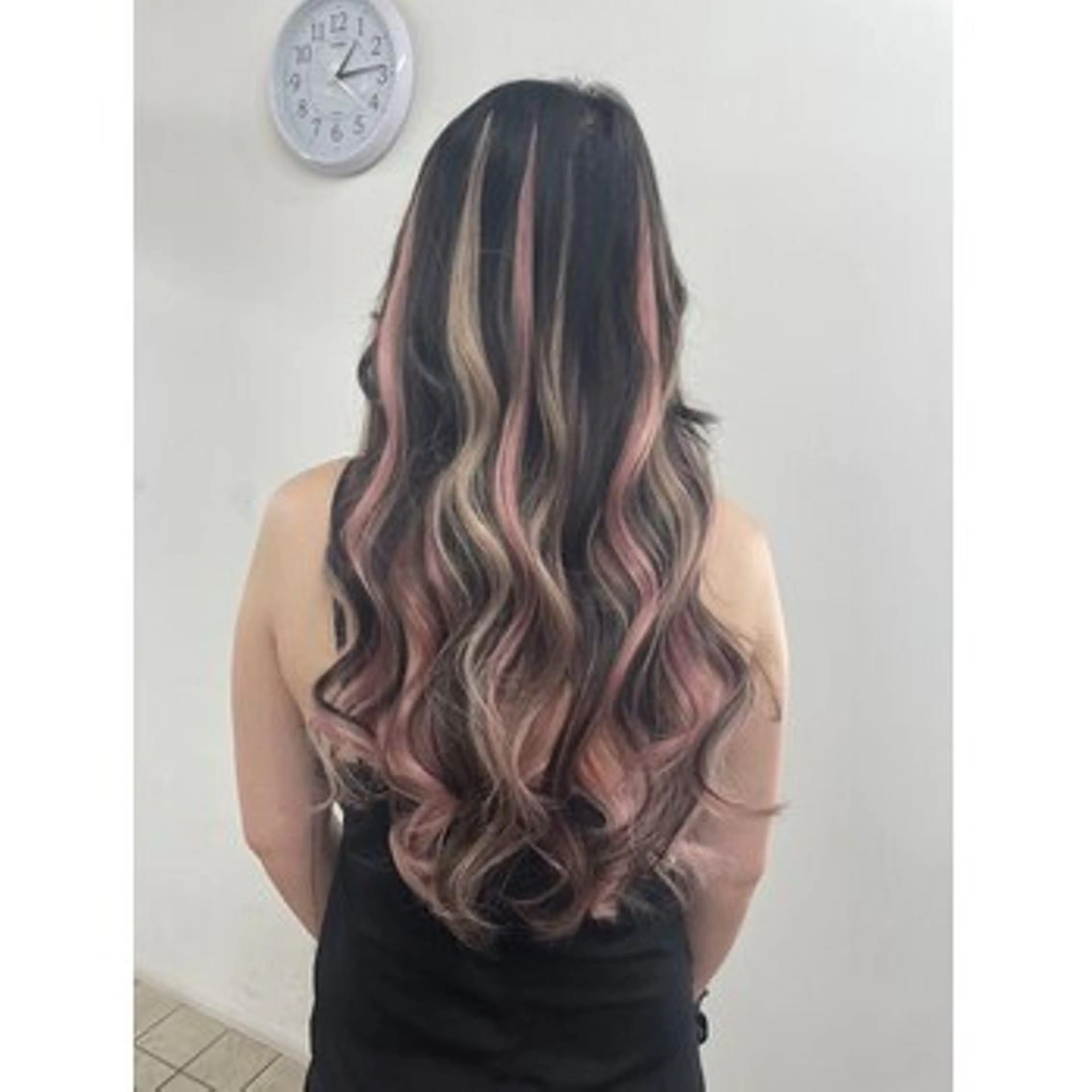 ロング ヘアアレンジ カラー シールエクステ アディクシーカラー バレイヤージュ ブリーチ ケアブリーチ MISAKIエクステ ブリーチ\5900のヘアスタイル