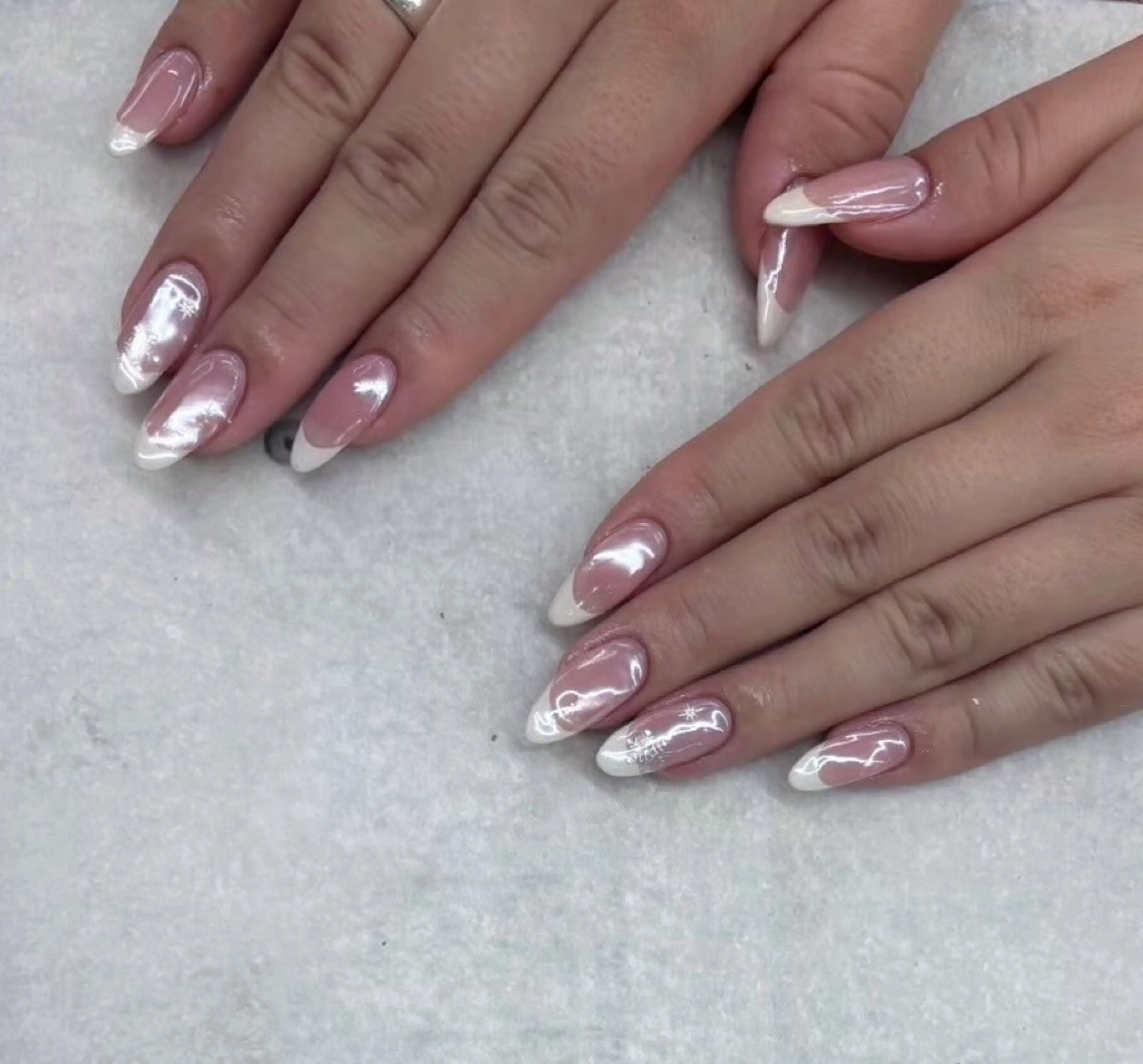 ネイル *RAIMU* HOLOGRAMのネイルデザイン