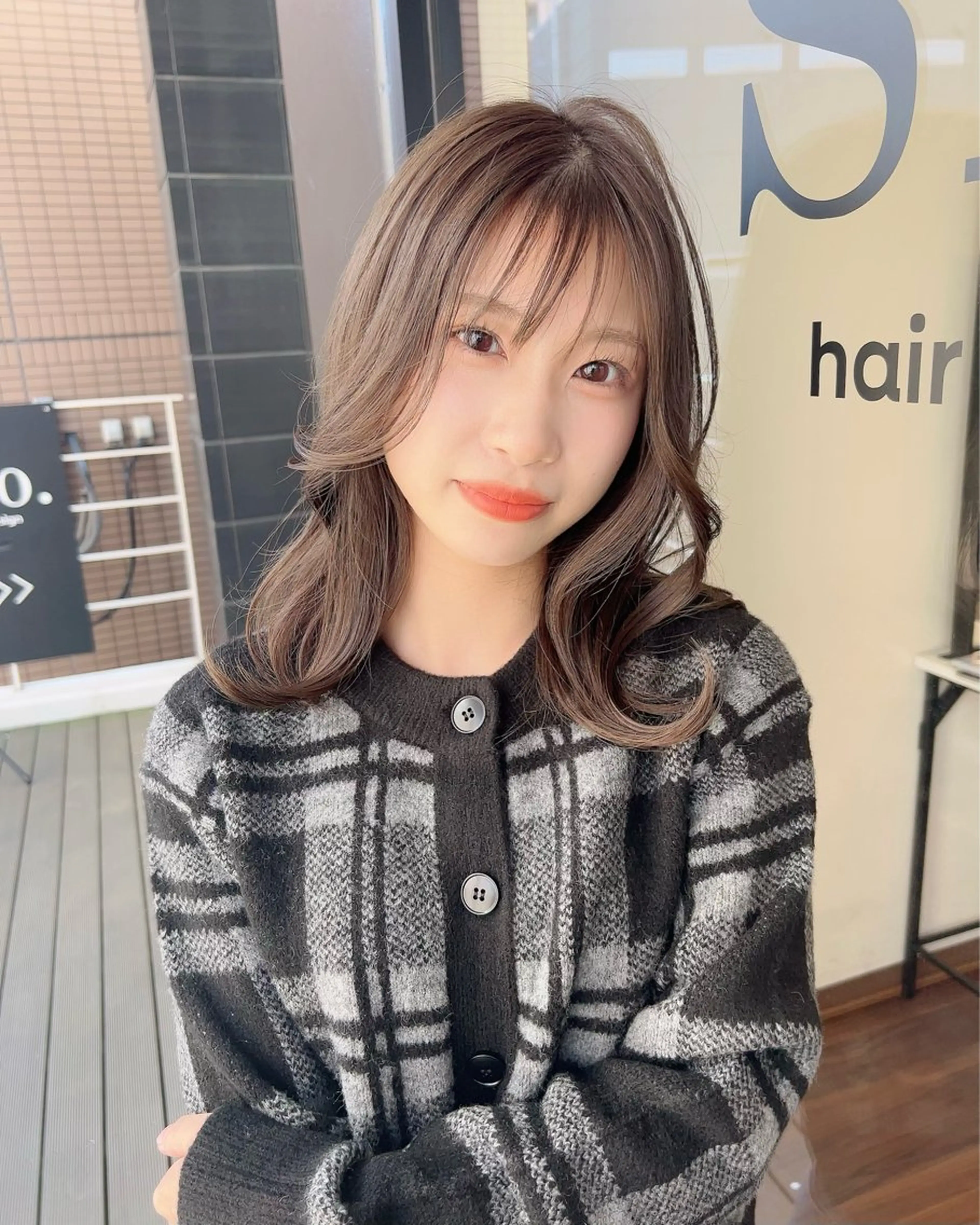 セミロング ヘアカラー 🦋髪質改善🦋 眞井琴美のヘアスタイル