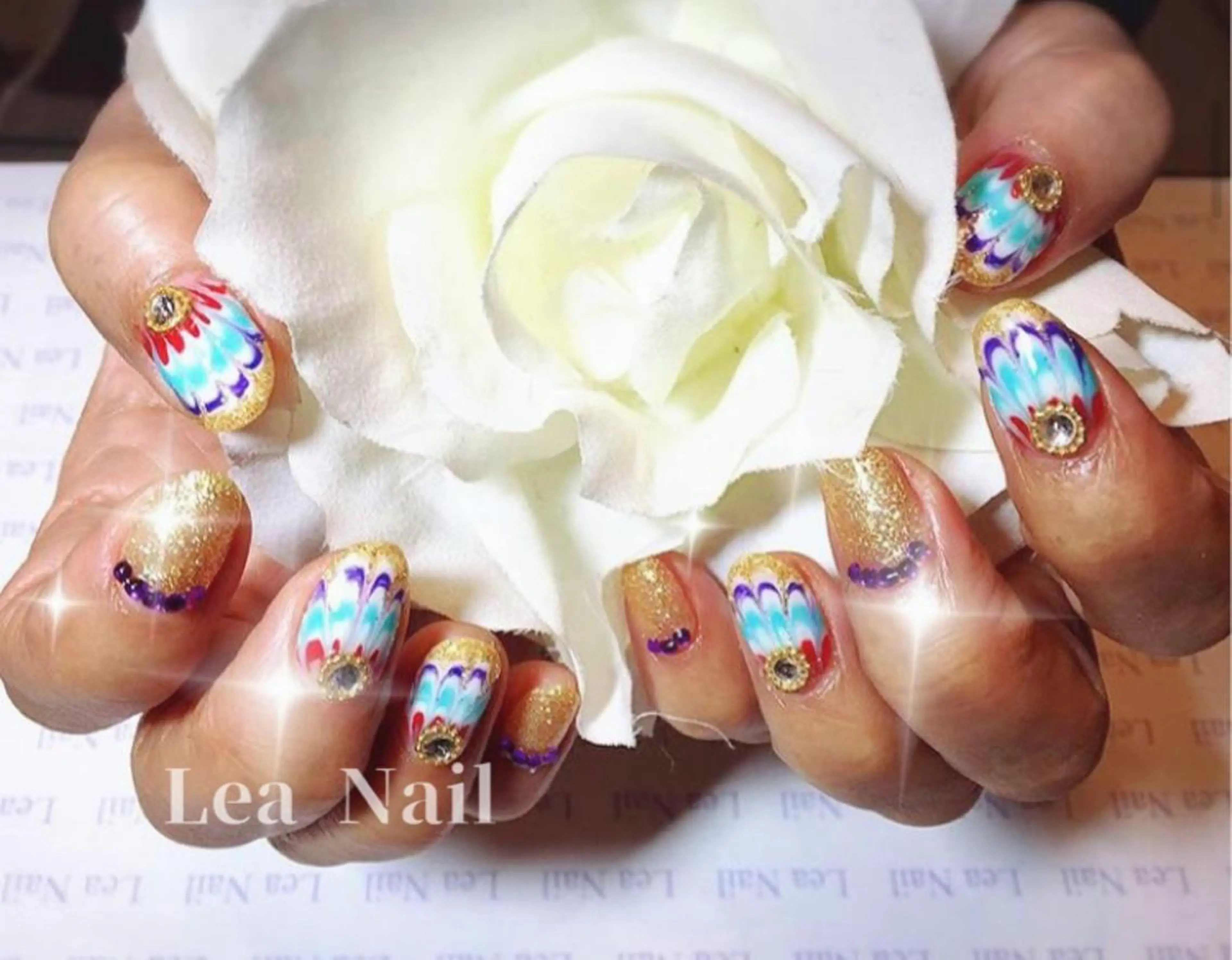 ネイル ゴージャス ピーコックネイル Lea Nailのネイルデザイン