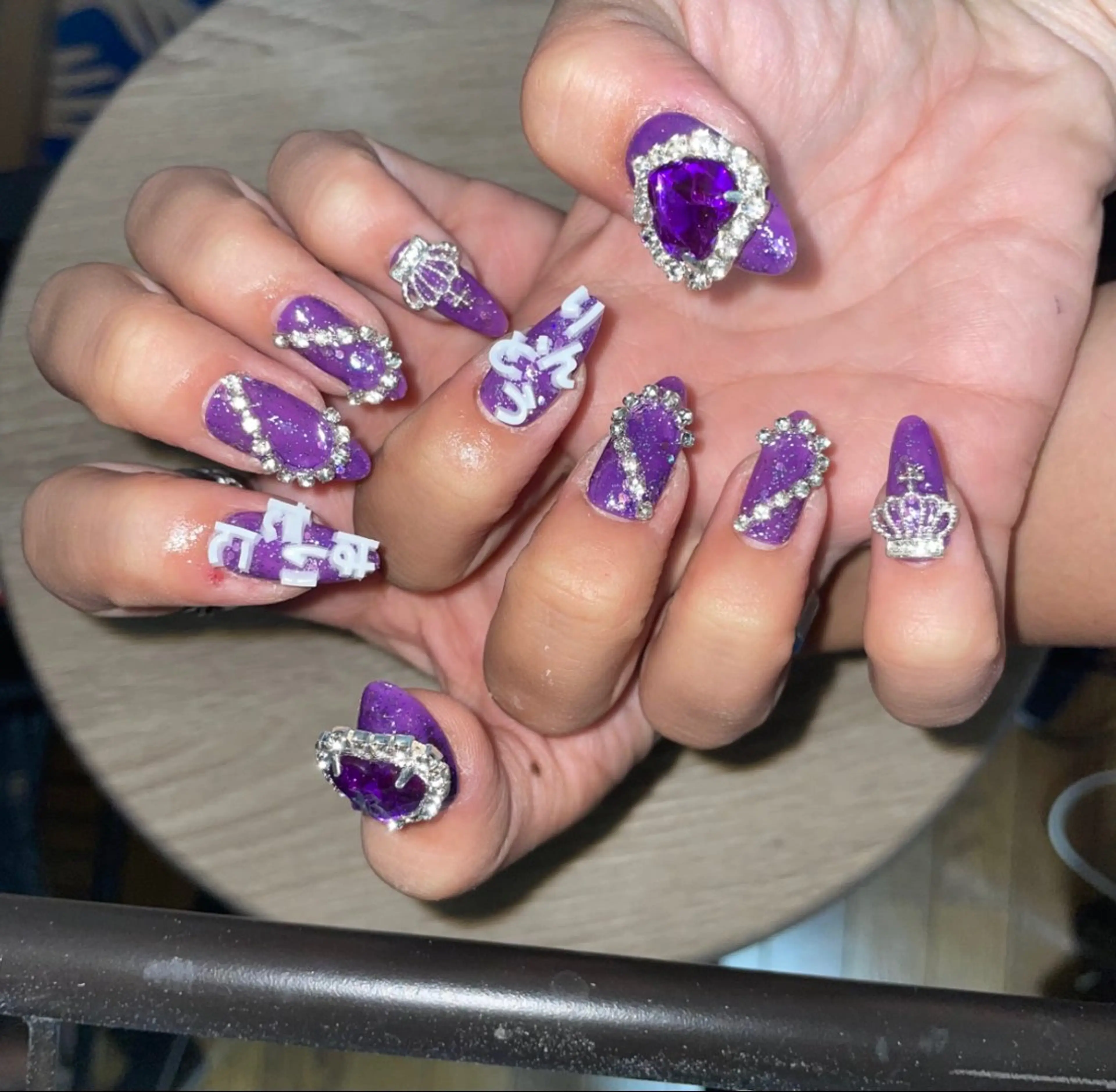 ロング see love gritterのネイルデザイン