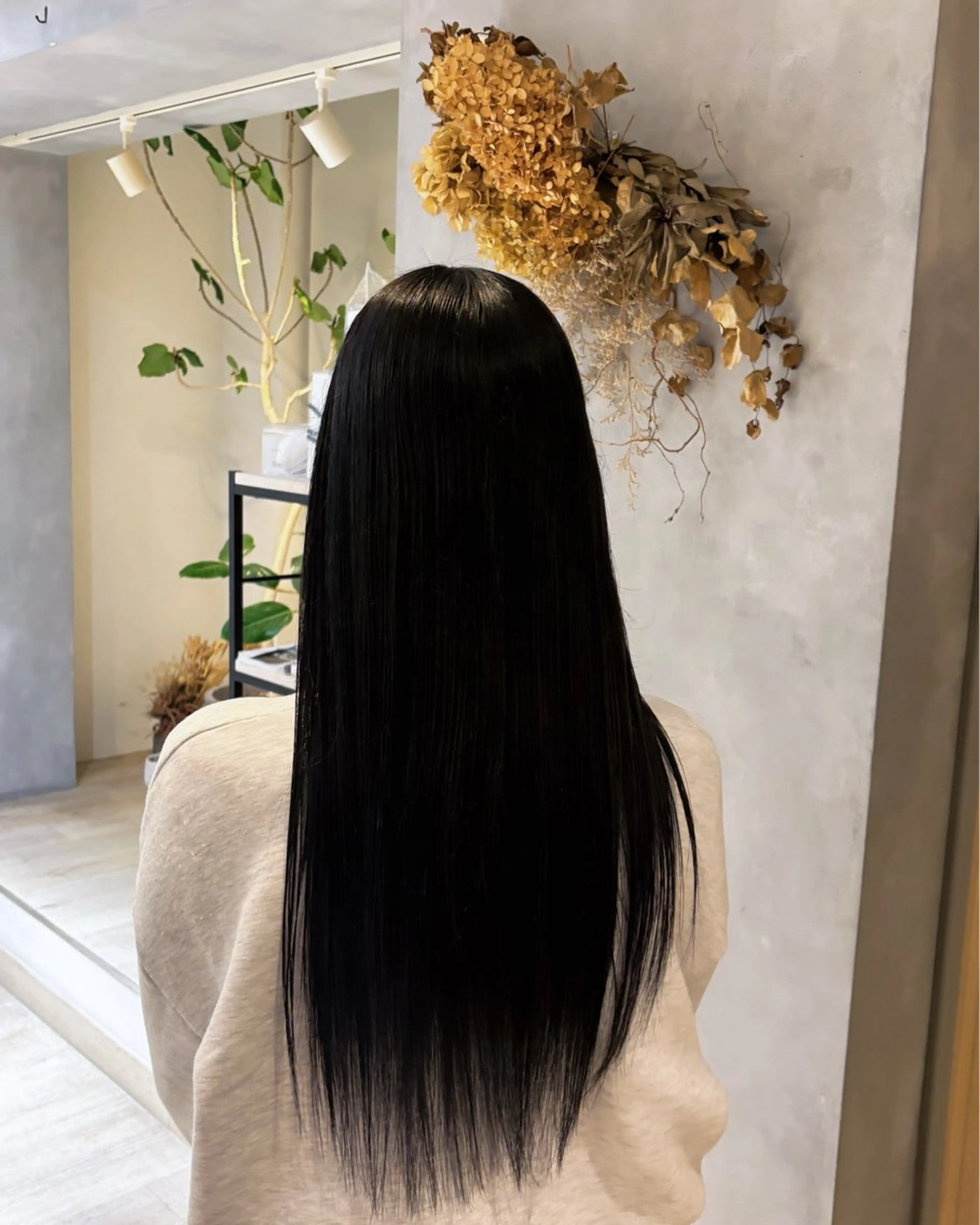 ロング ヘアカラー ROCCO saraのヘアスタイル