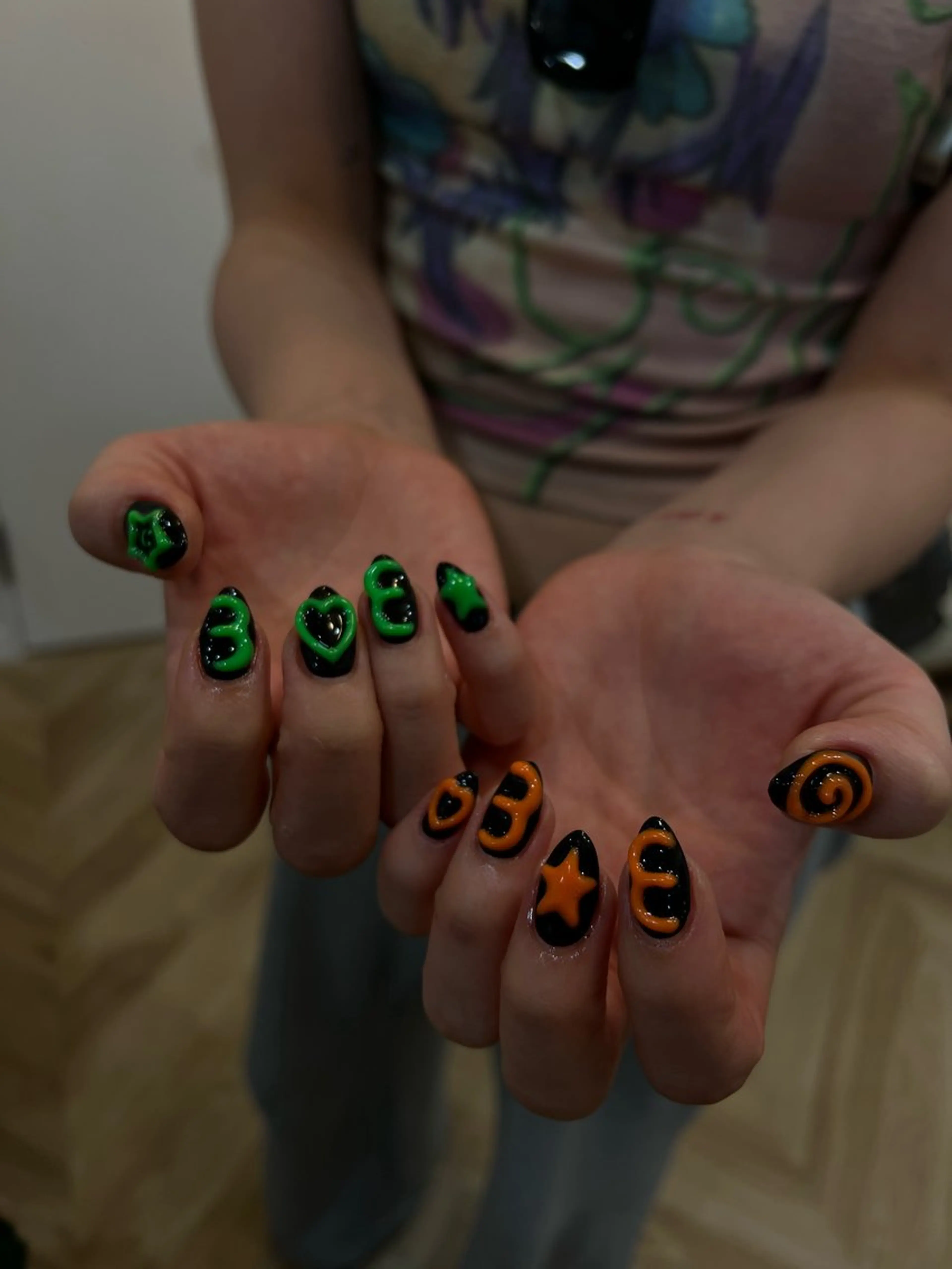 ネイル ハンドネイル フットネイル ハンドケア Nes.Nail所属・Miyagi Asamiのネイルデザイン