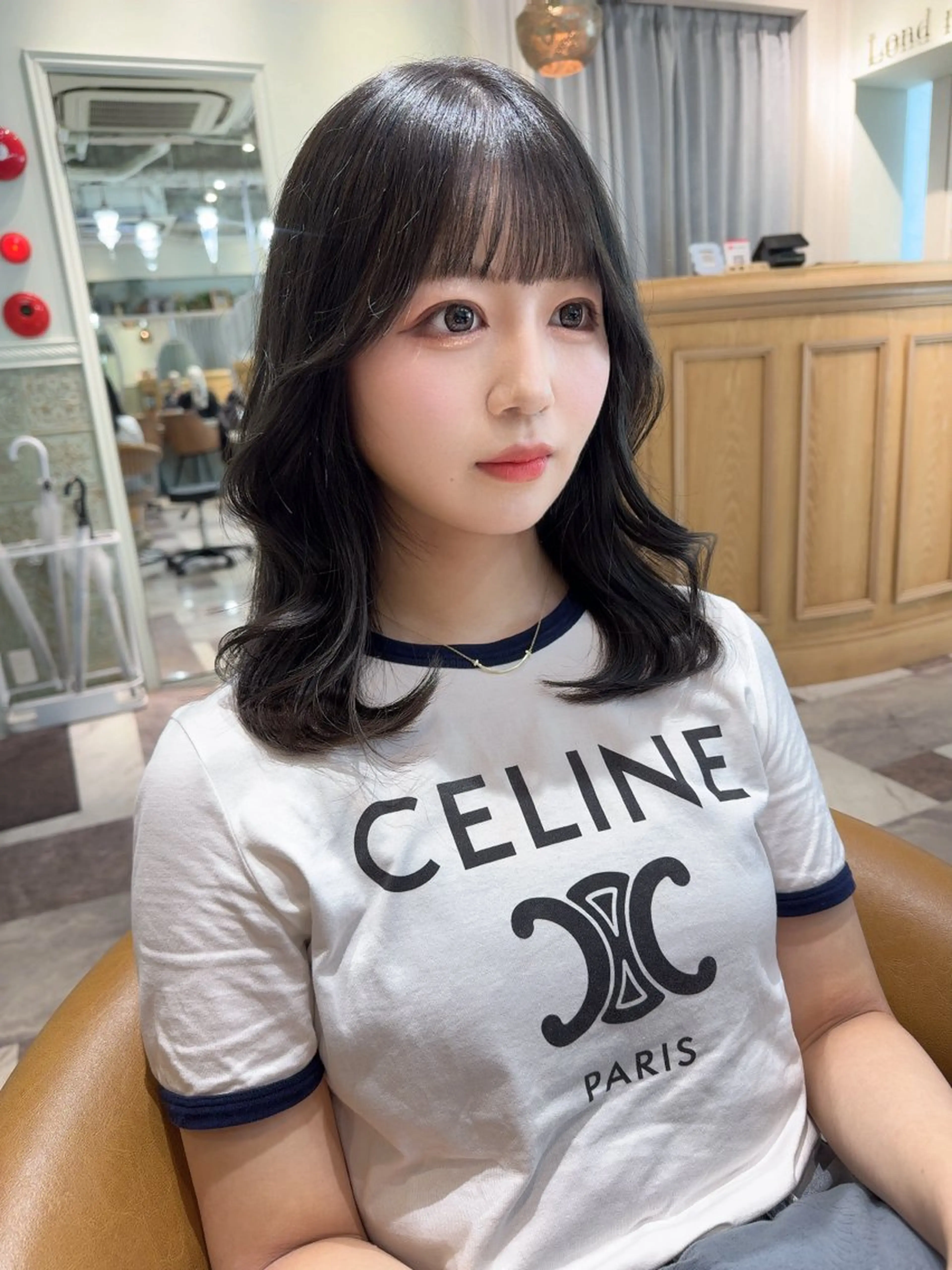 ミディアム カラー カット ヘアカラー トリートメント 木屋元一/透明感 /レイヤー/縮毛矯正のヘアスタイル