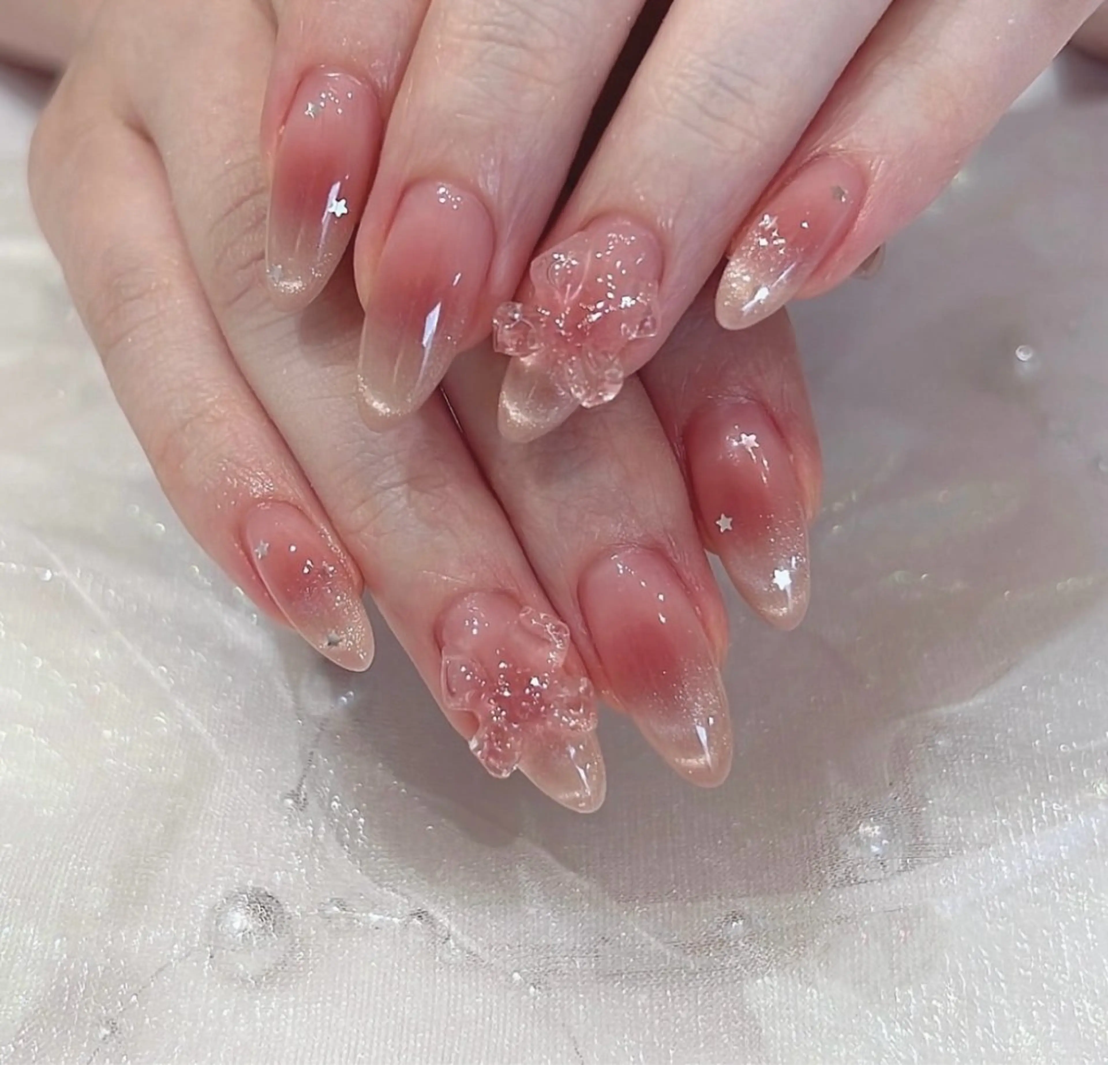 ☆当店人気NO.1☆ ワンホンチークネイルの写真