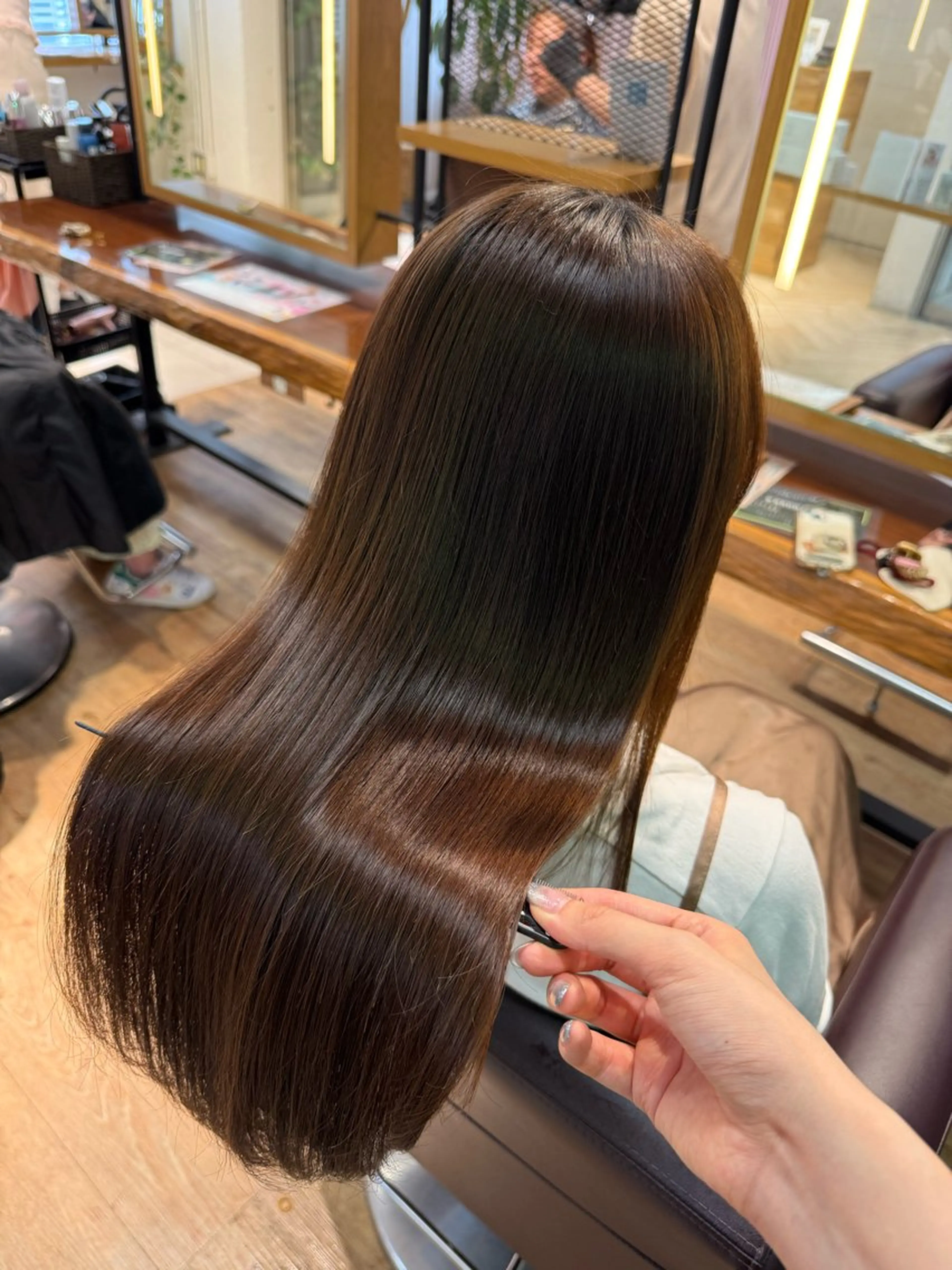 【✨髪質改善✨】【平日限定クーポン】sinsストレート💫艶のあるストレート髪をダメージなく楽しみたい方へおすすめ！の写真