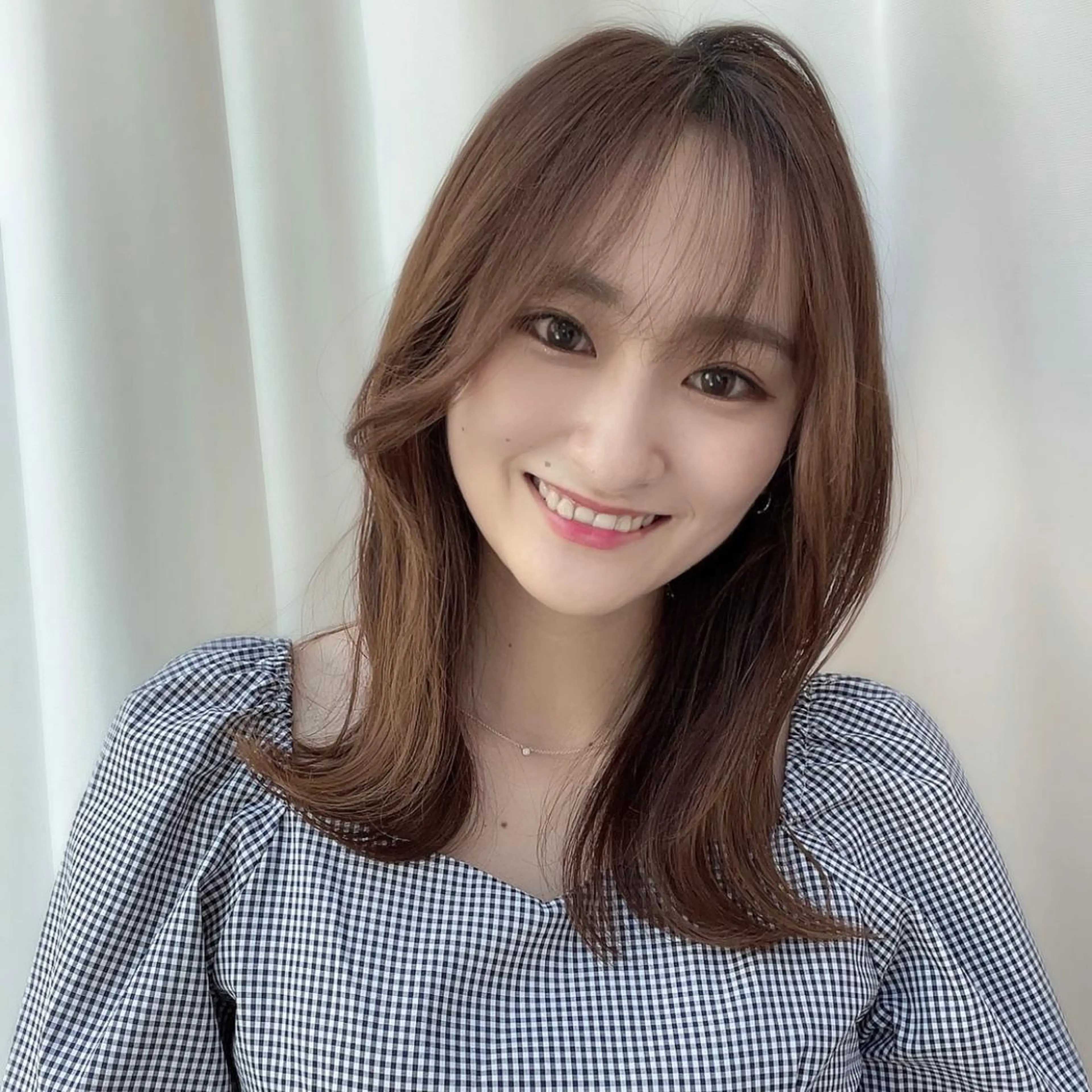 ミディアム Toiro所属・🤎小顔レイヤー /ベージュ🤎友香のヘアスタイル