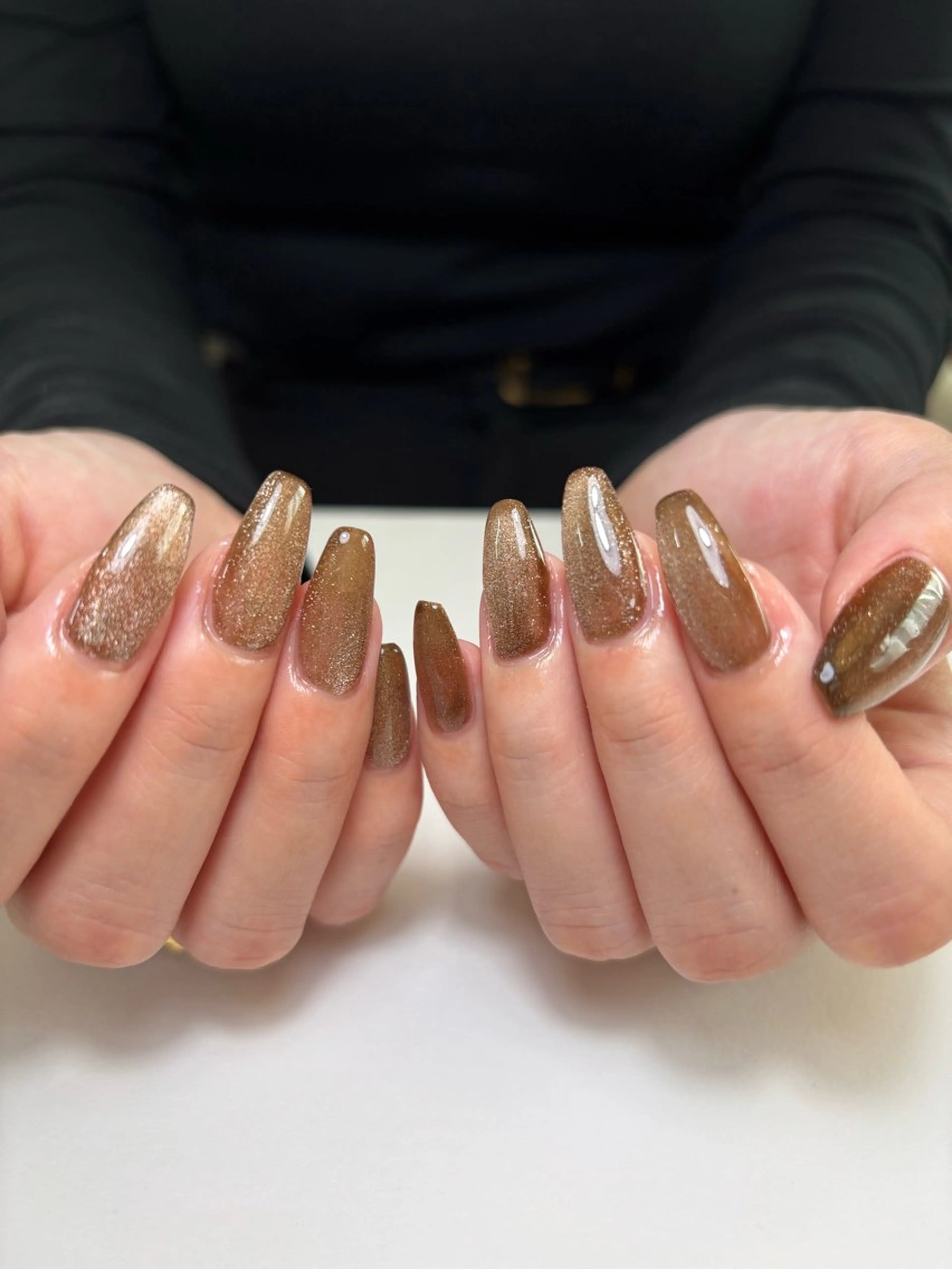 ネイル ブラウン マグネットネイル is.nail 🌷sonokoのネイルデザイン