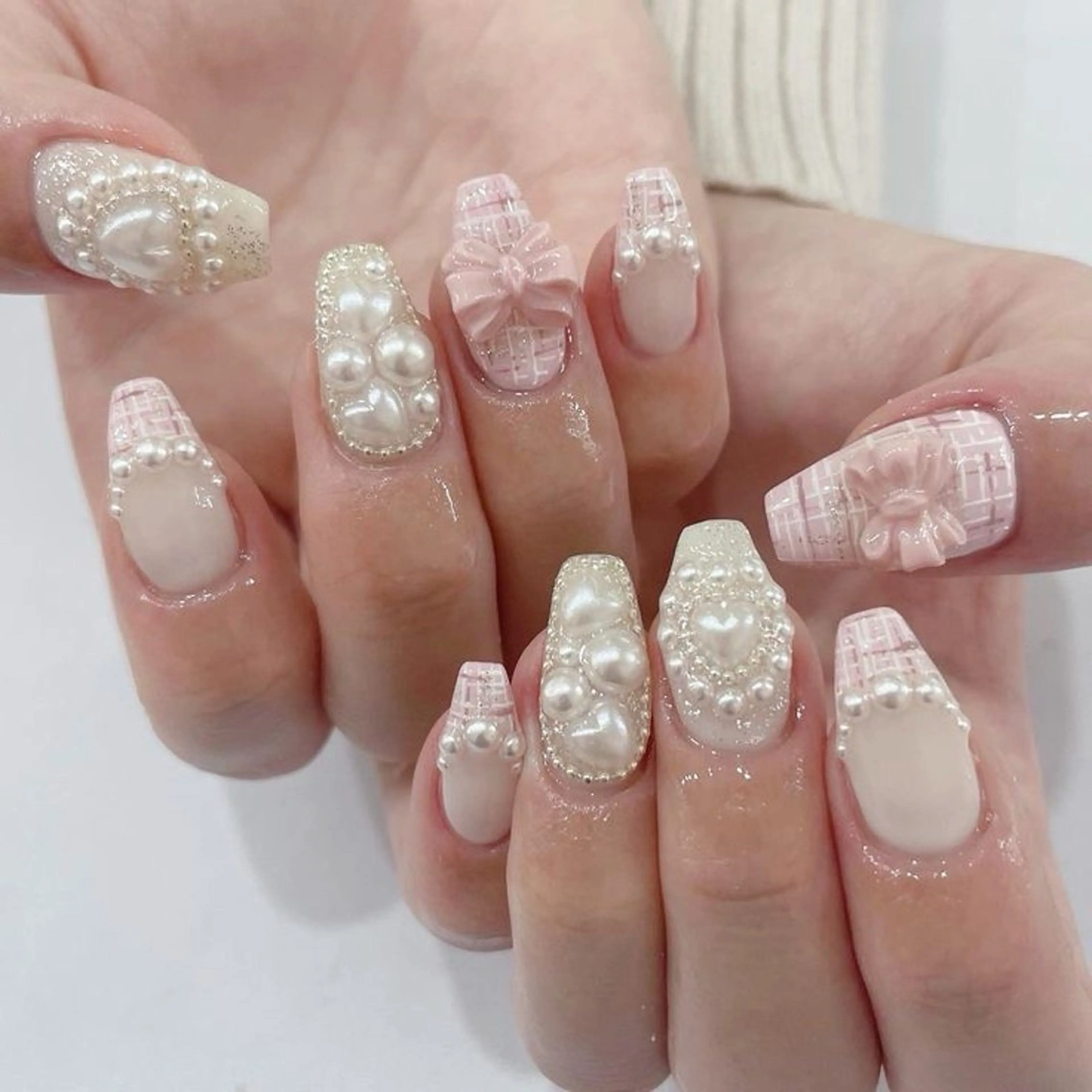 ネイル マグネットネイル ピンク ネイルチップ 冬ネイル クリスマス Lee Nailsのネイルデザイン