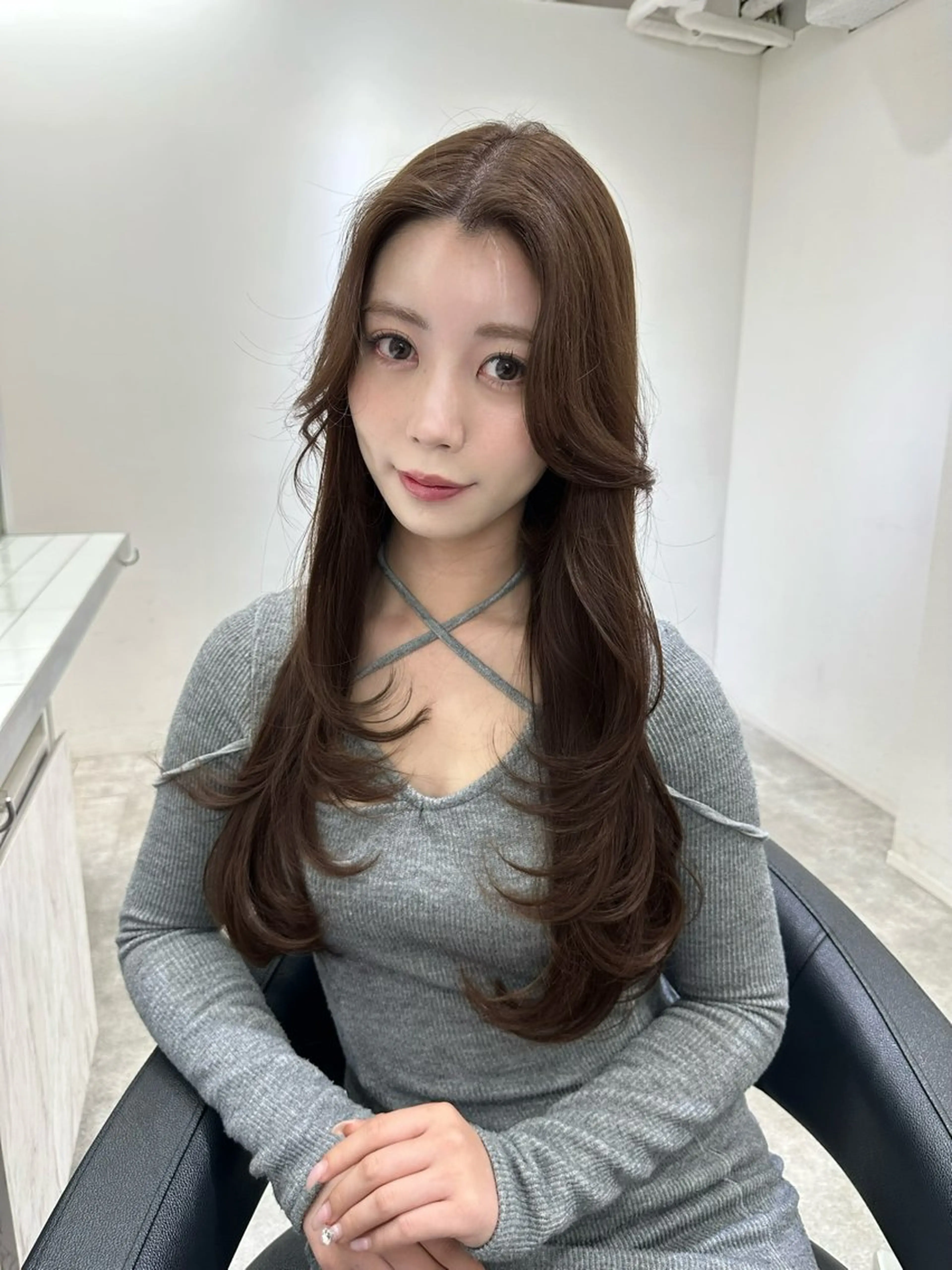 ロング カラー カット ヘアカラー トリートメント 艶髪レイヤー顔周り グレージュ添田晃基のヘアスタイル