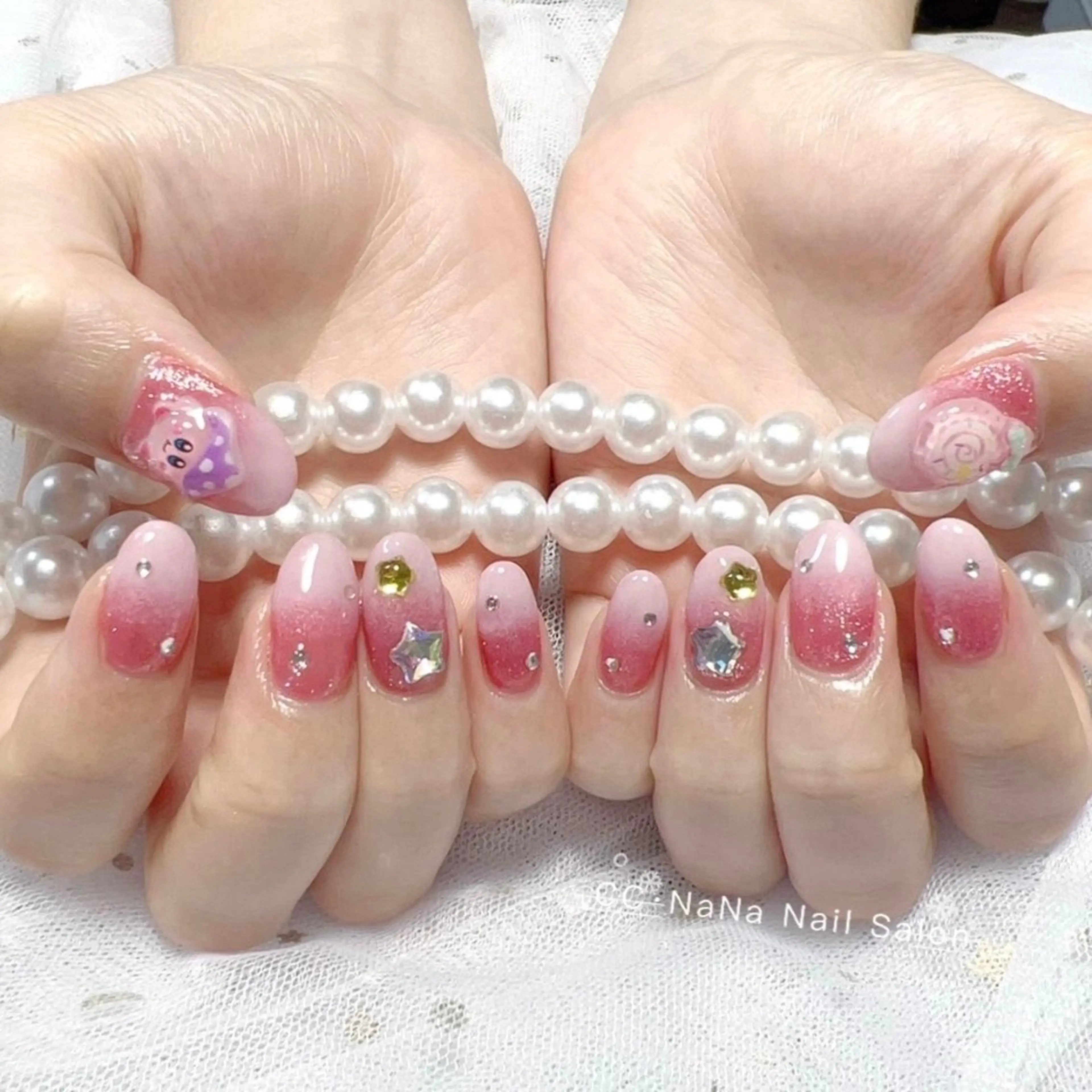 ネイル ハンドネイル CC  NaNa ワンホンネイル🌙Nのネイルデザイン