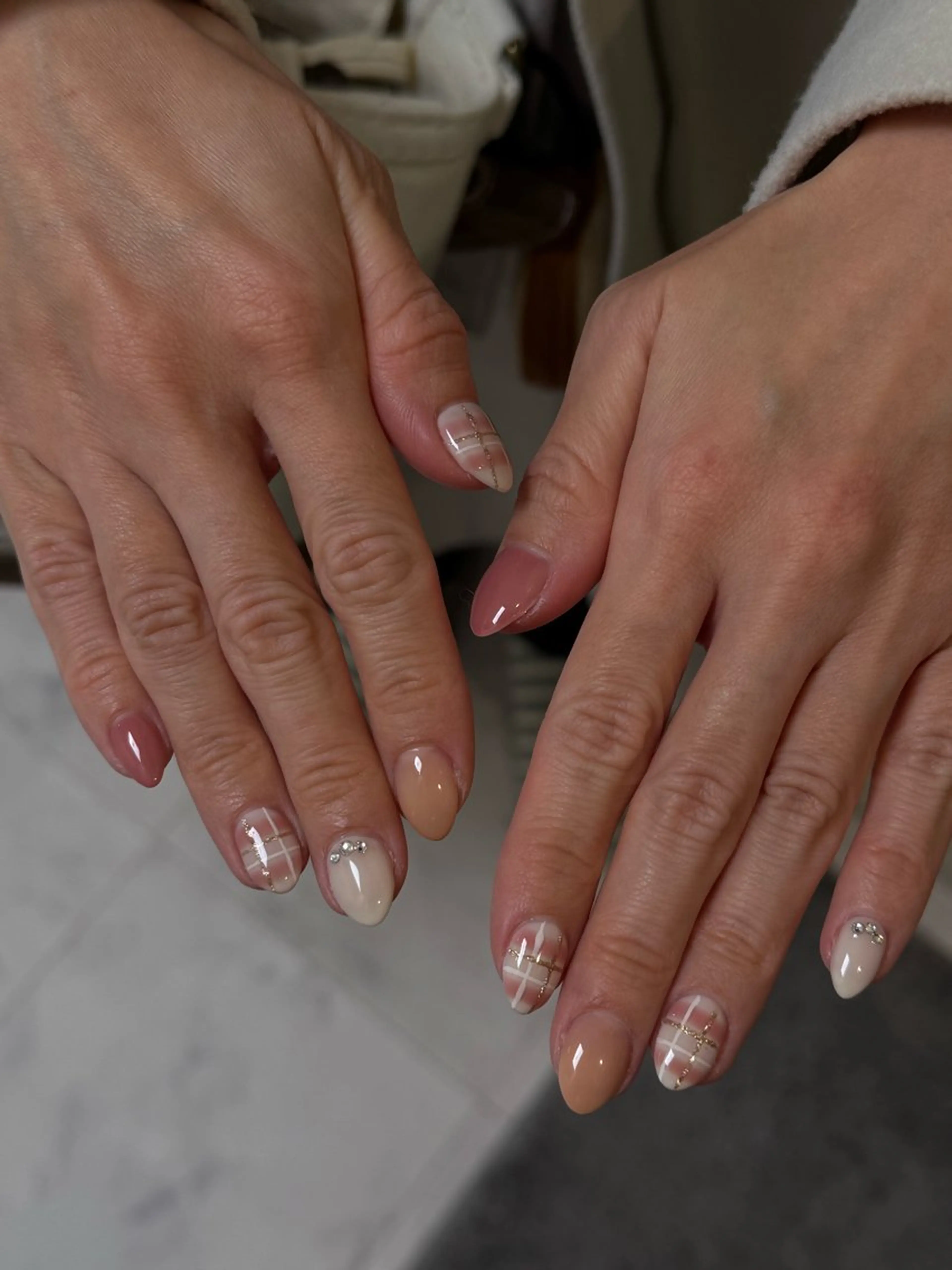 ネイル ハンドネイル ZHU_ STUDIOのネイルデザイン