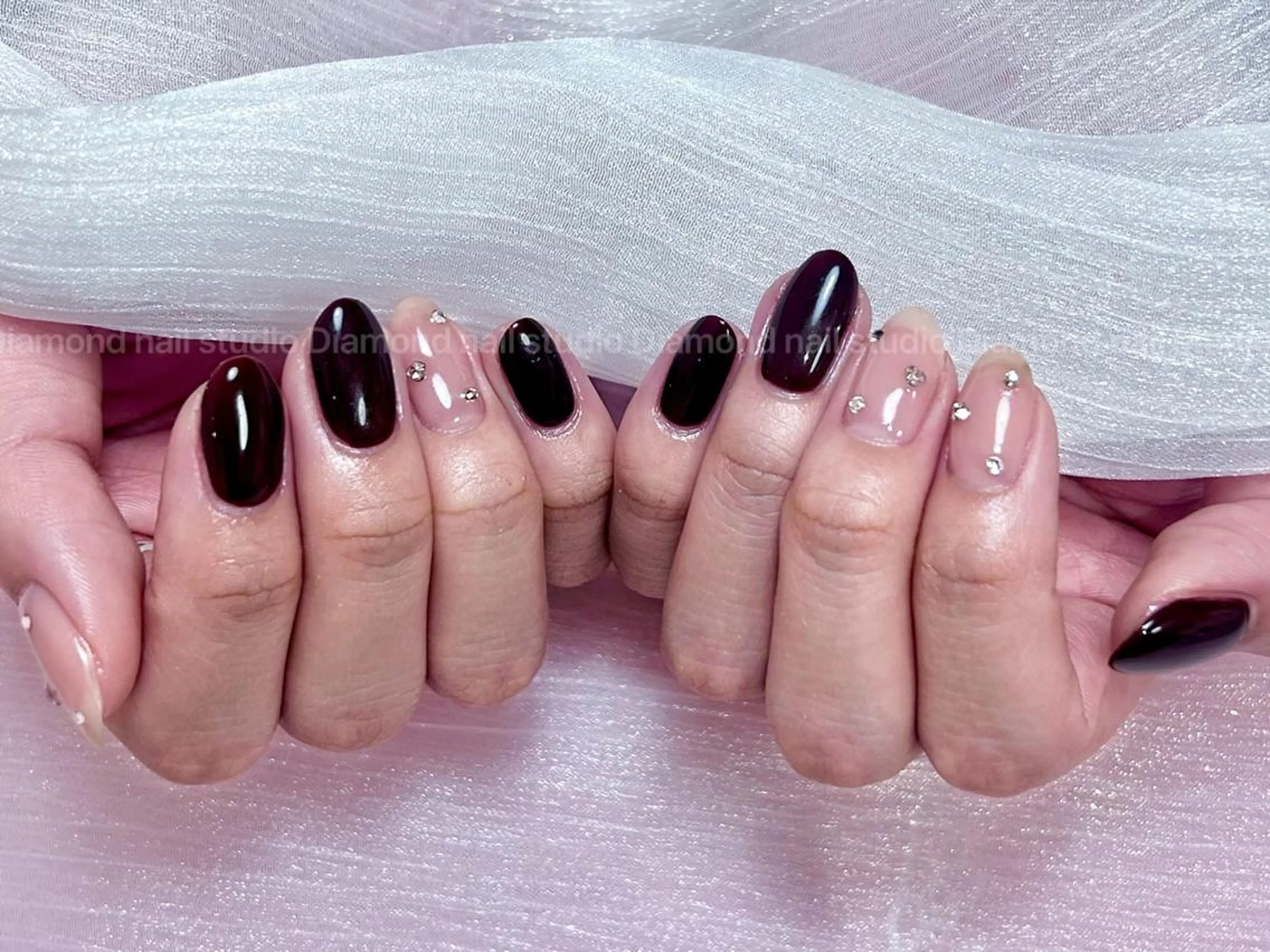 ネイル アートネイル オーロラネイル フラッシュネイル ガーリー キラキラネイル ハンドネイル ハンドケア DIAMOND 💅のネイルデザイン