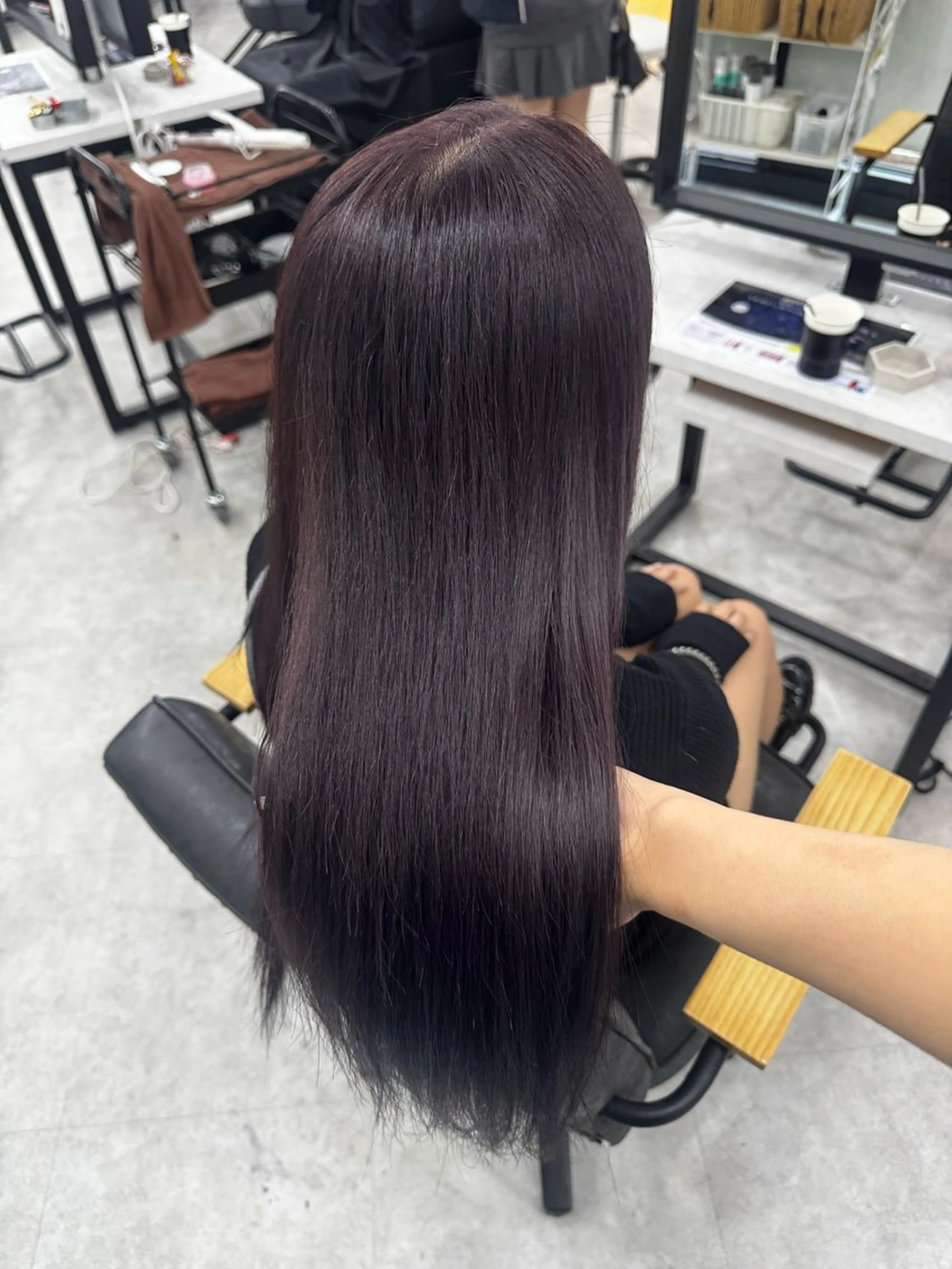 ロング カラー アッシュ アッシュブラウン ベージュカラー 黒髪 ブリーチ ヘアカラー トリートメント 赤み無し柔らかカラー 【梅田】madokaのヘアスタイル