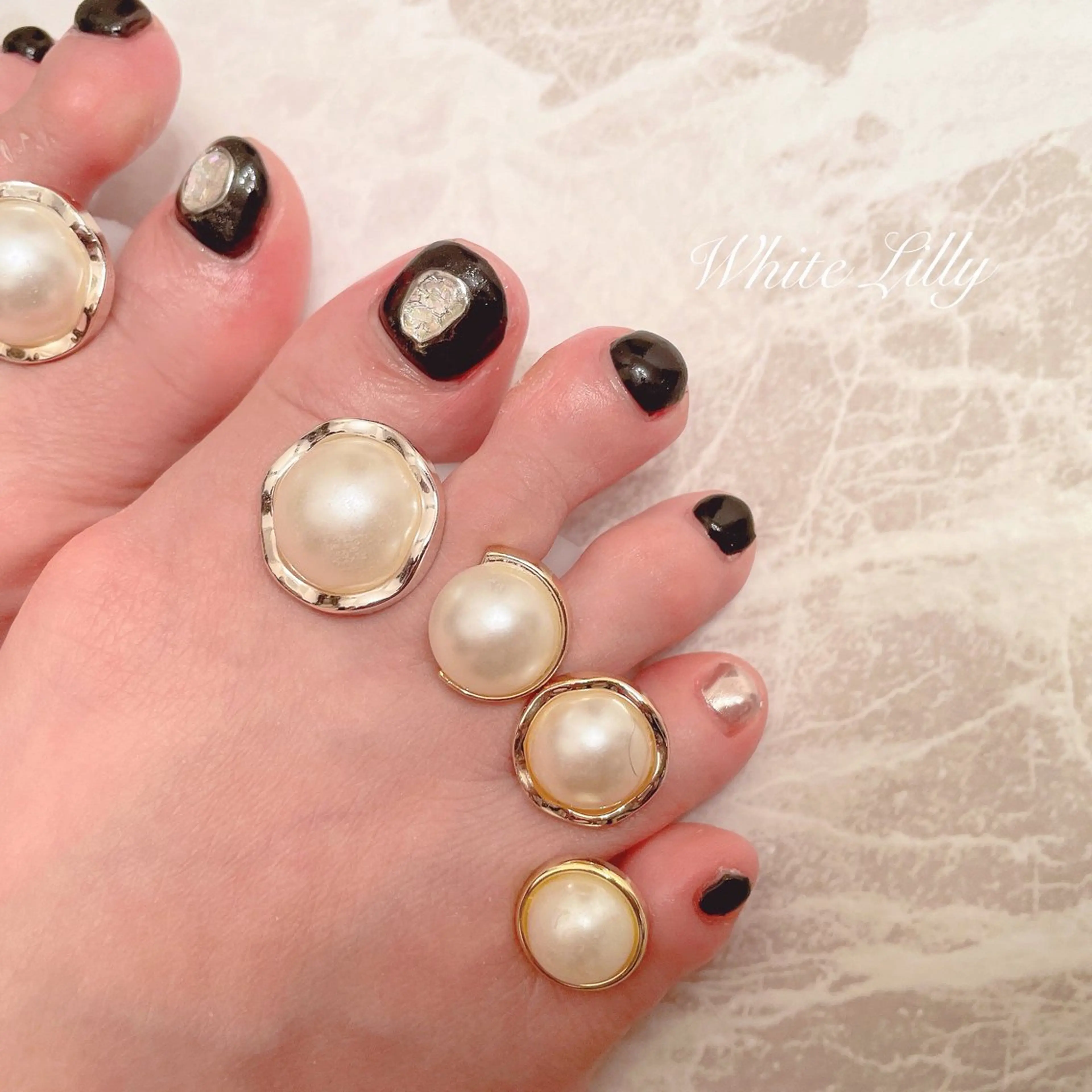 ネイル フットネイル White lily所属・牧田 雅世のネイルデザイン