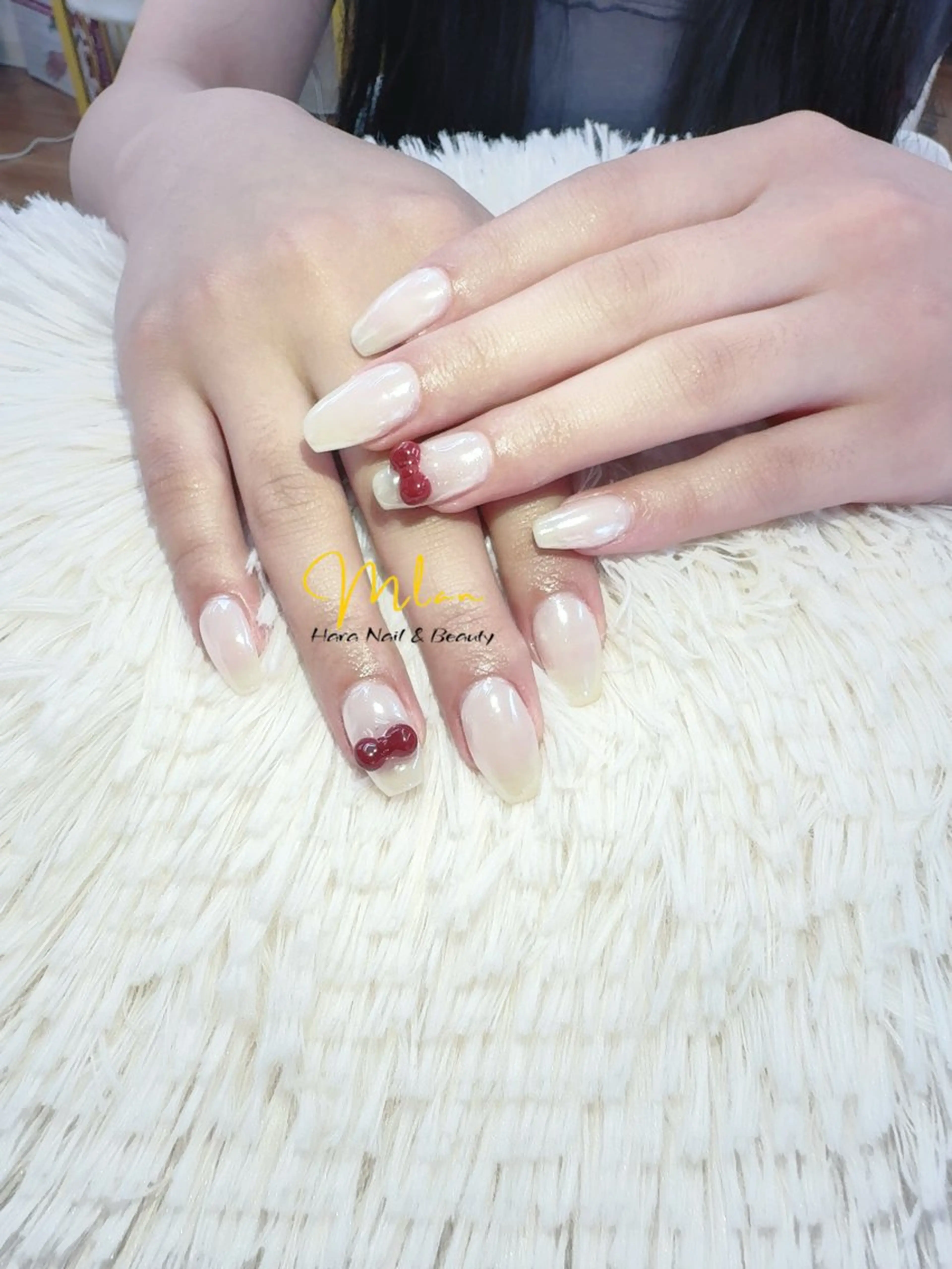 ネイル フレンチネイル グラデーション キラキラネイル 韓国ネイル ラメ(グリッター) ハンドネイル Mlan Nailのネイルデザイン