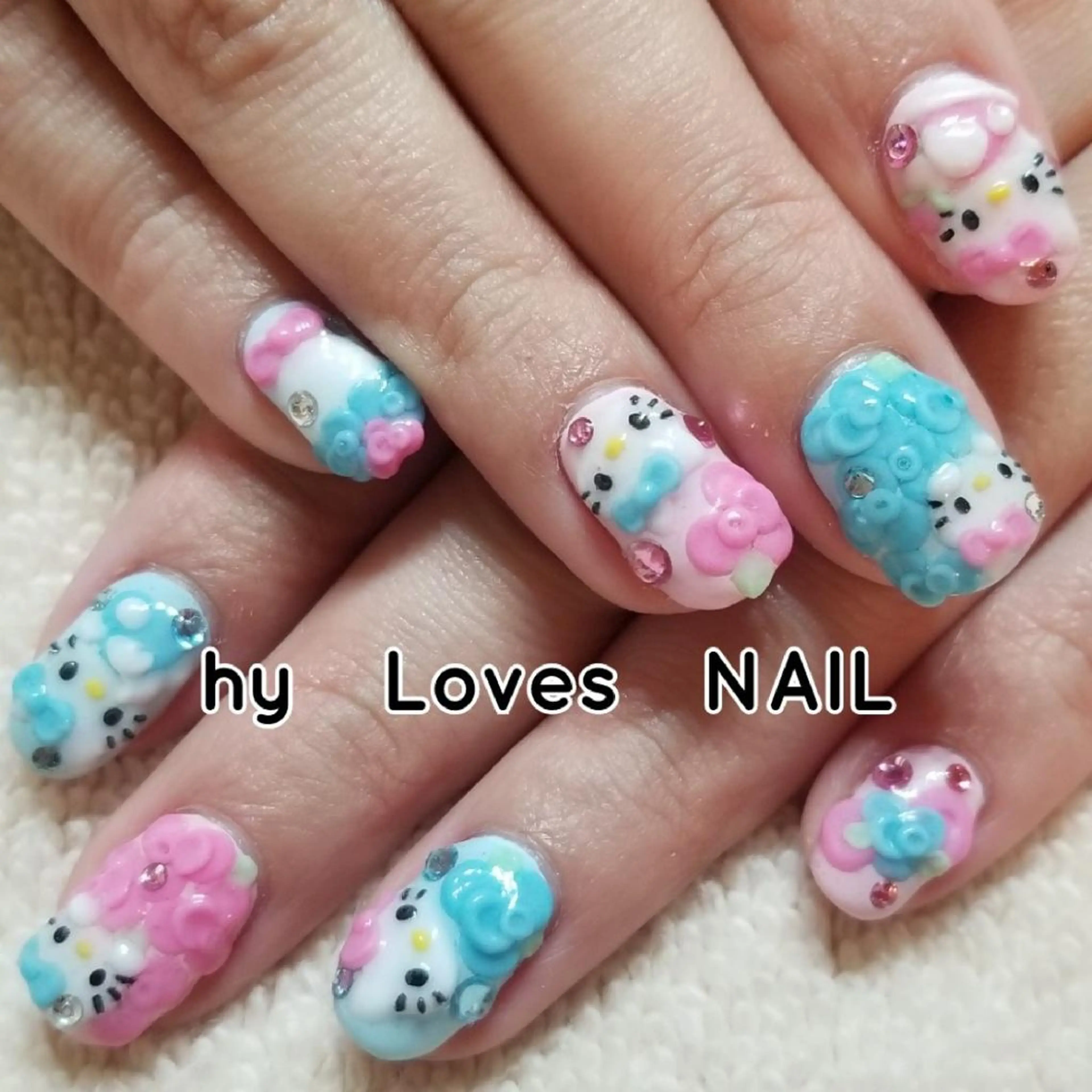 ネイル 水色 ピンク ストーンネイル ブライダルネイル ハンドネイル よしだ ひろきのネイルデザイン
