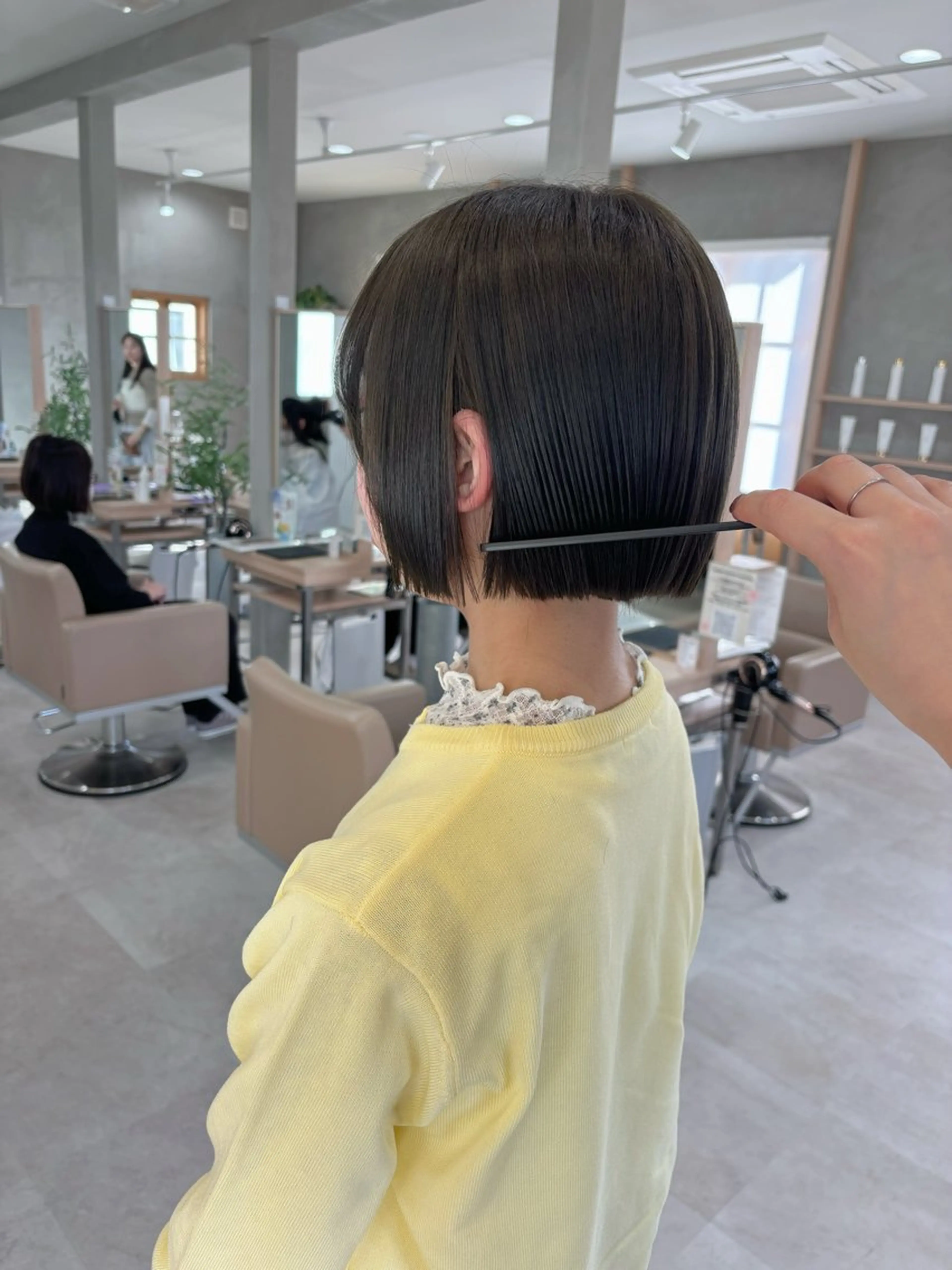 ミディアム カラー ベージュカラー オリーブベージュ ボブ カット ヘアカラー トリートメント 真弓 理沙/艶カラーのヘアスタイル