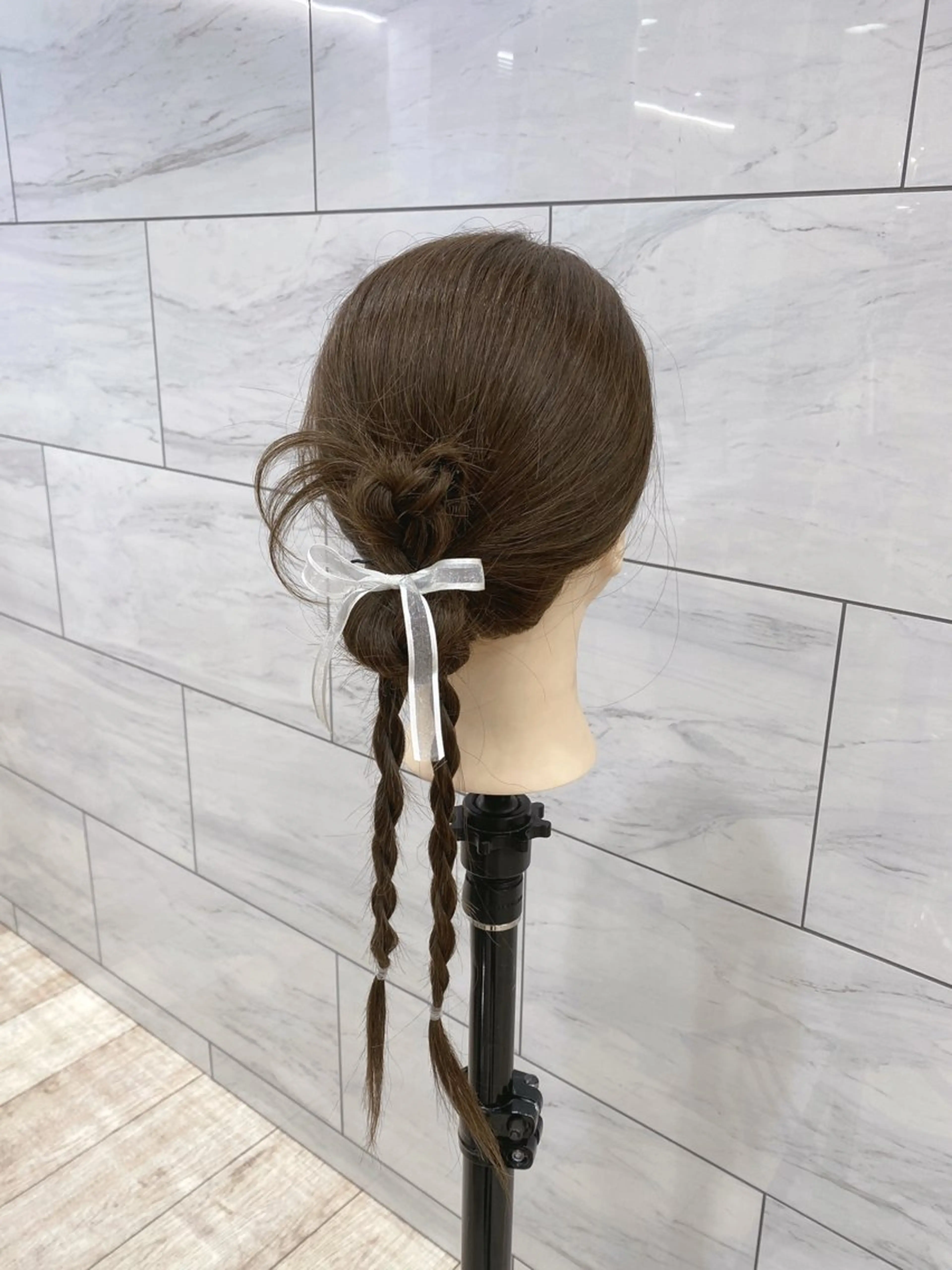 ロング ヘアセット 蓮見 華凜のヘアスタイル