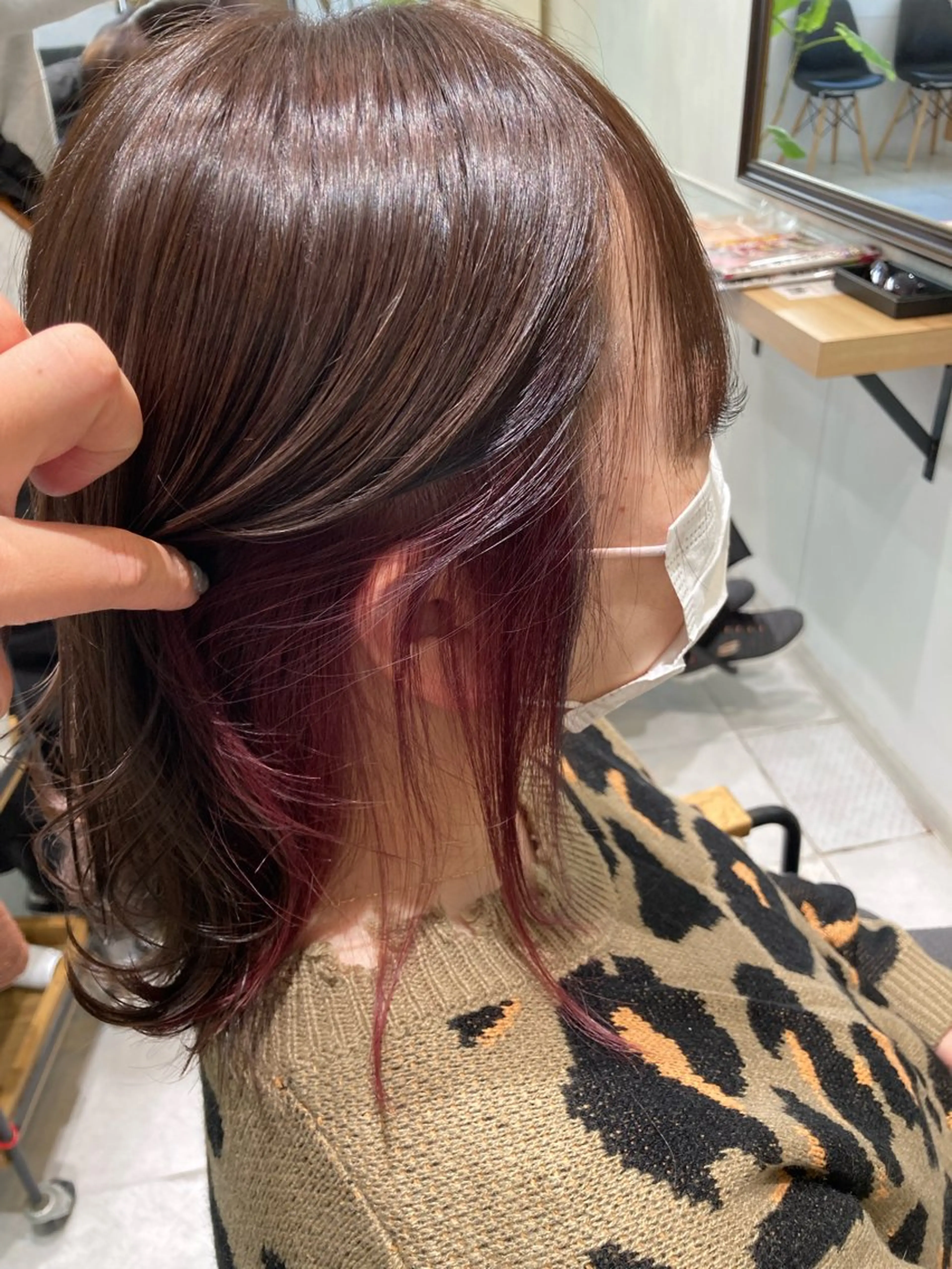 ミディアム カラー ボルドーカラー イヤリングカラー 大野 まゆのヘアスタイル