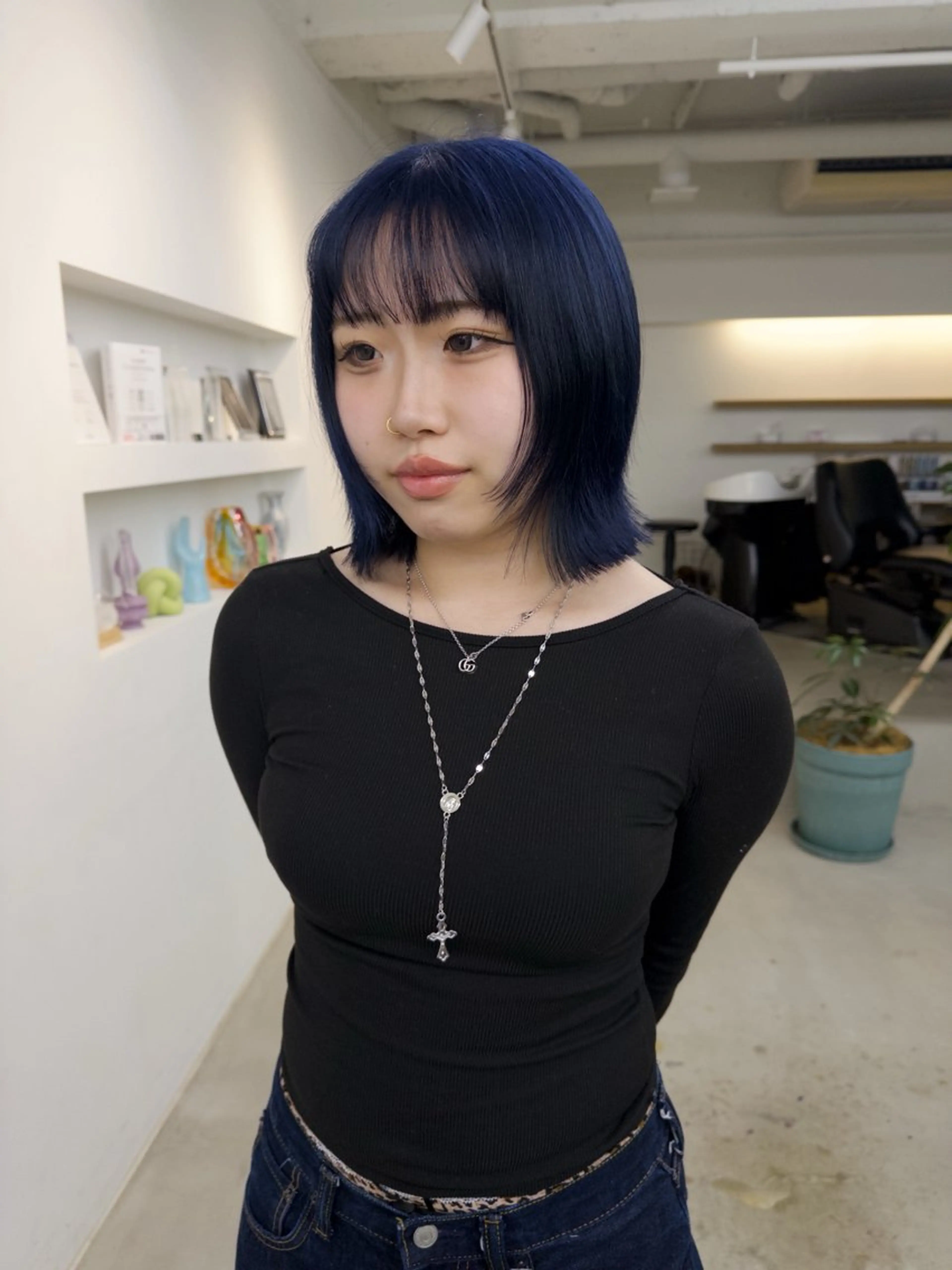 ショート カラー ブリーチ ブルーカラー ダブルカラー ネイビーカラー 【sica】 nanaのヘアスタイル