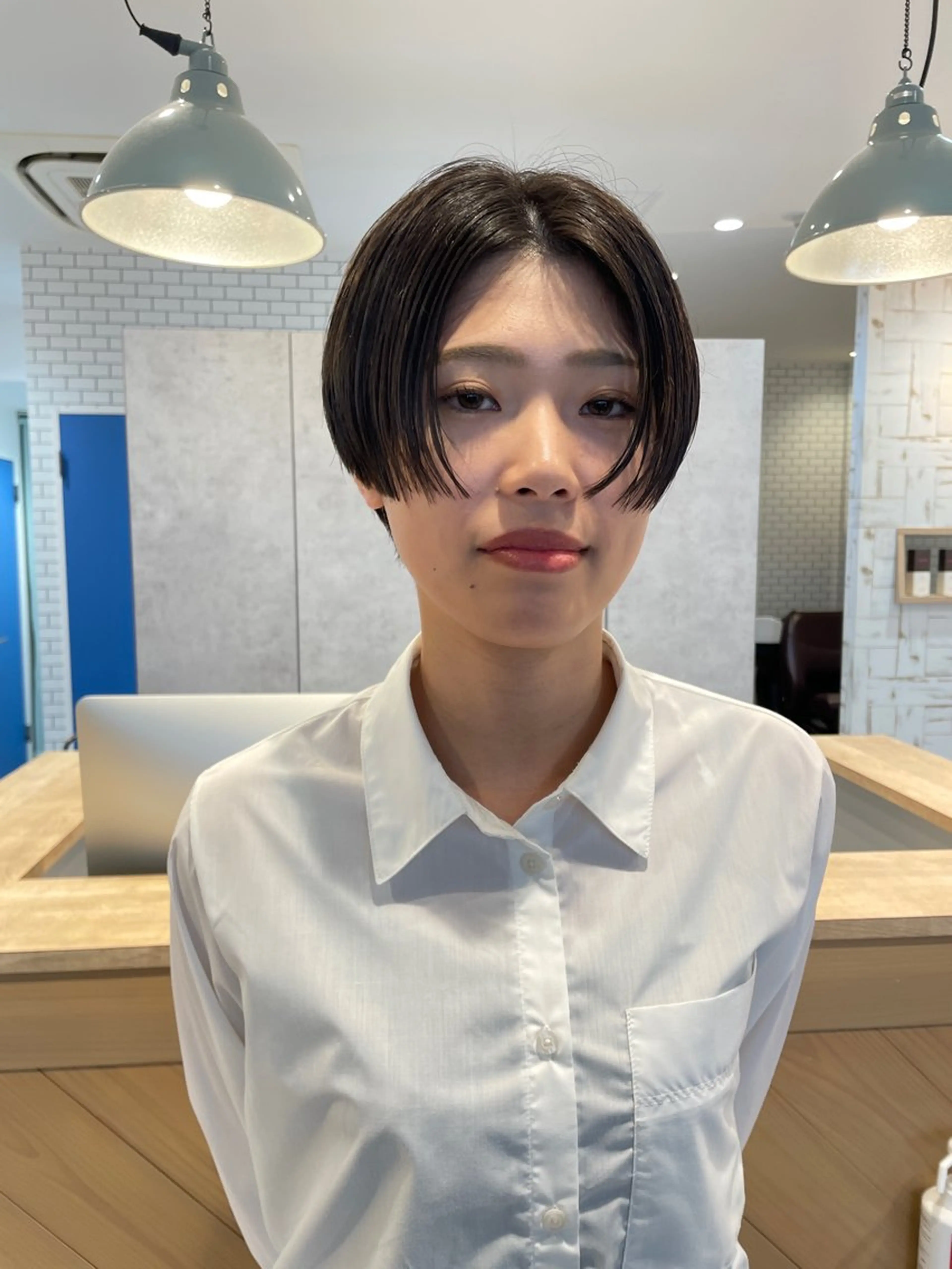 ショート ofF élua所属・🌵ボブ/切りっぱな し/ショート藤長芽生のヘアスタイル