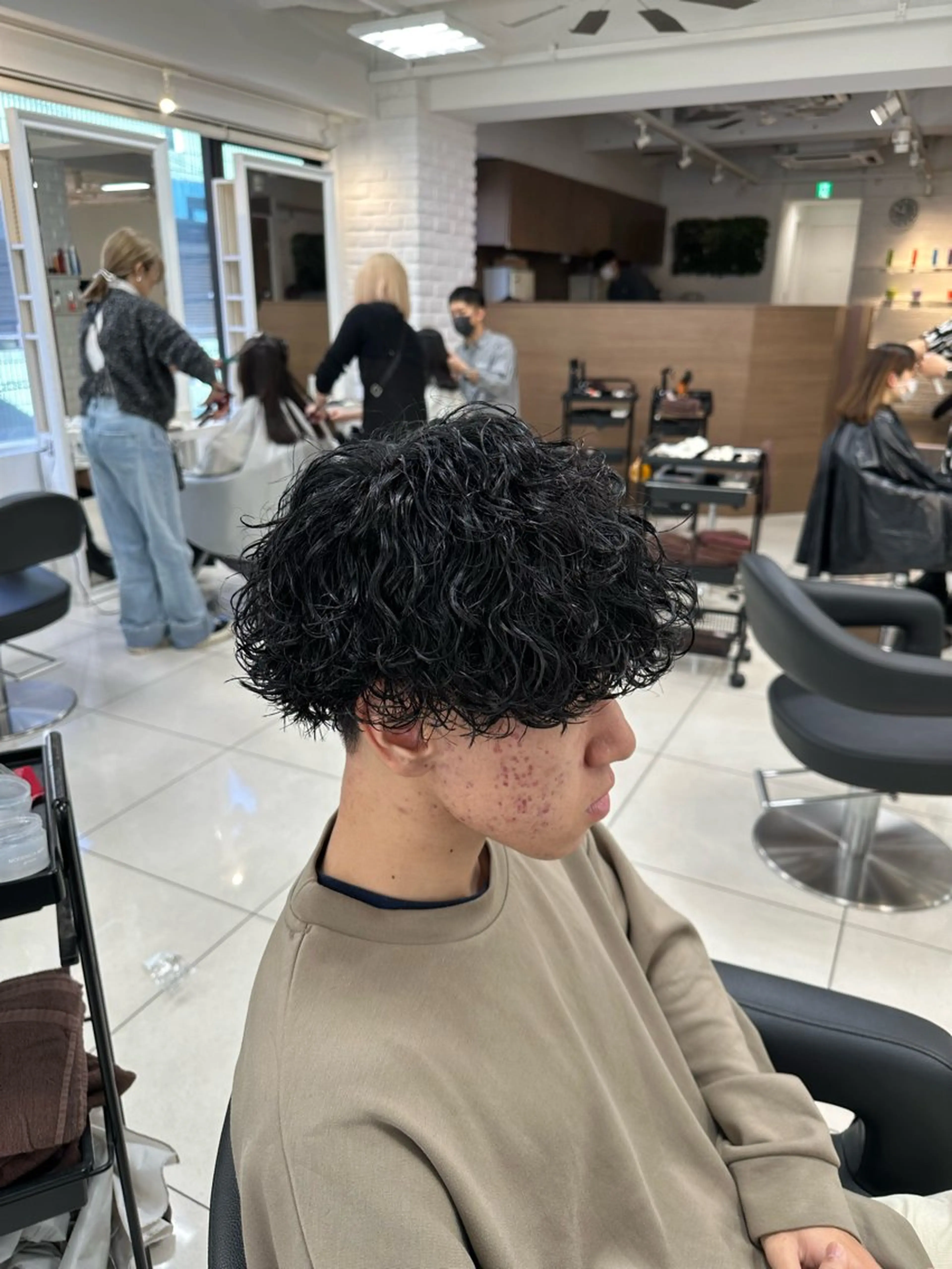 ショート パーマ メンズ メンズパーマ 波巻きパーマ カット パーマ トリートメント フェザーパーマ職人 🪶ryosukeのヘアスタイル