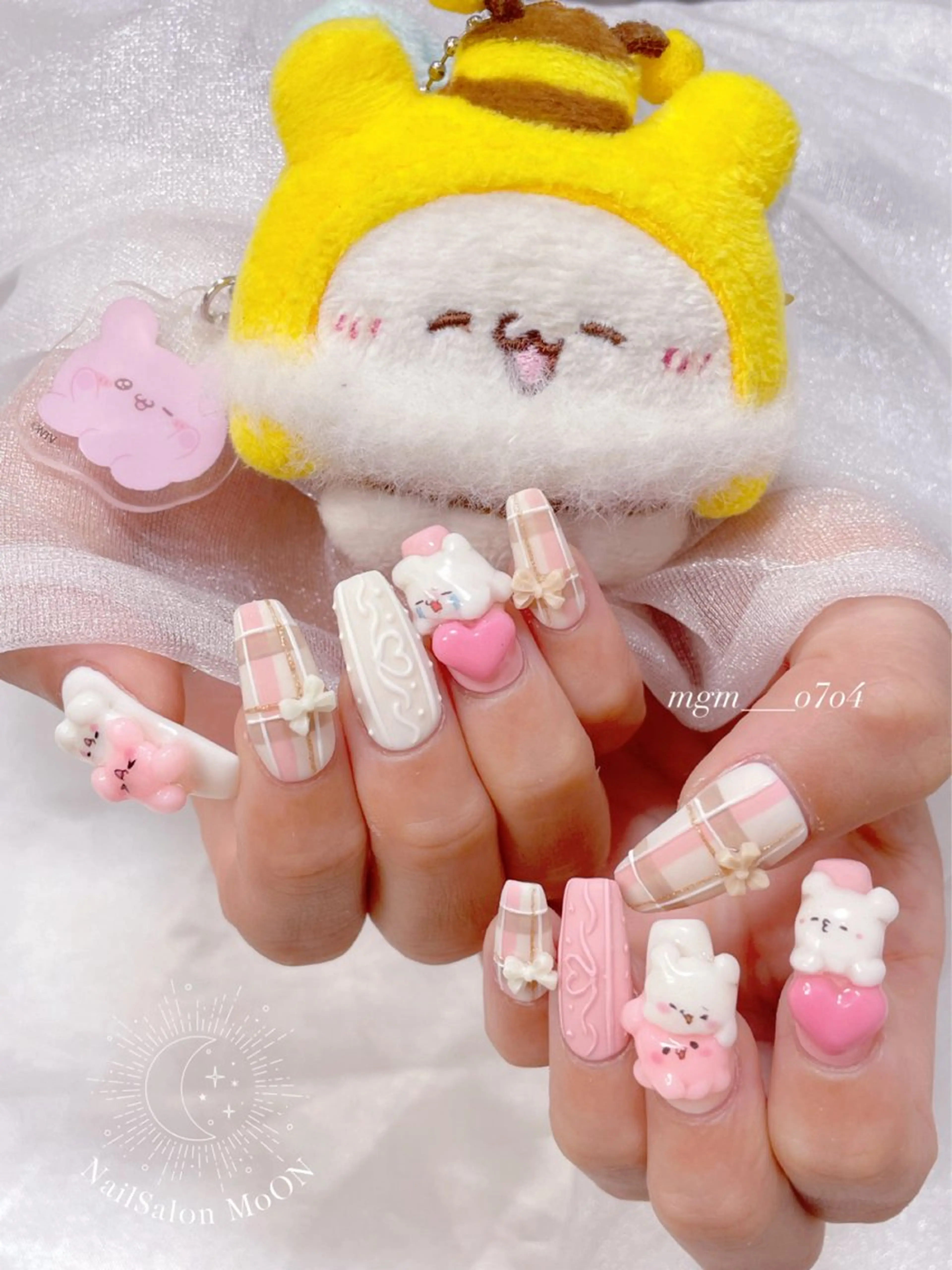 ハンドネイル ハンドケア MoON...❤︎ MeGuのネイルデザイン