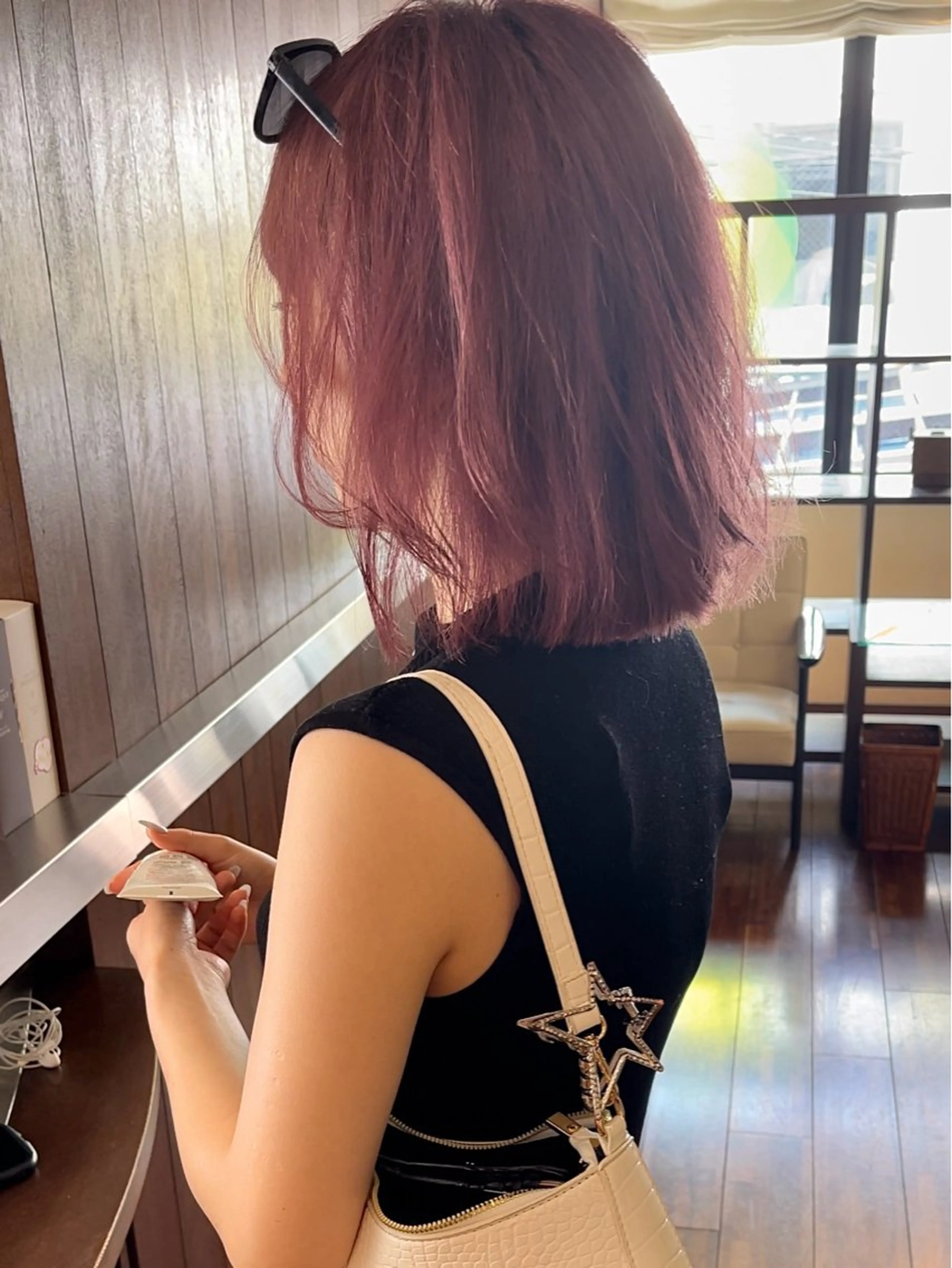 ショート カット ヘアカラー トリートメント 髪質改善ｶﾗｰ ｹｱﾌﾞﾘｰﾁ/ﾀﾑのヘアスタイル