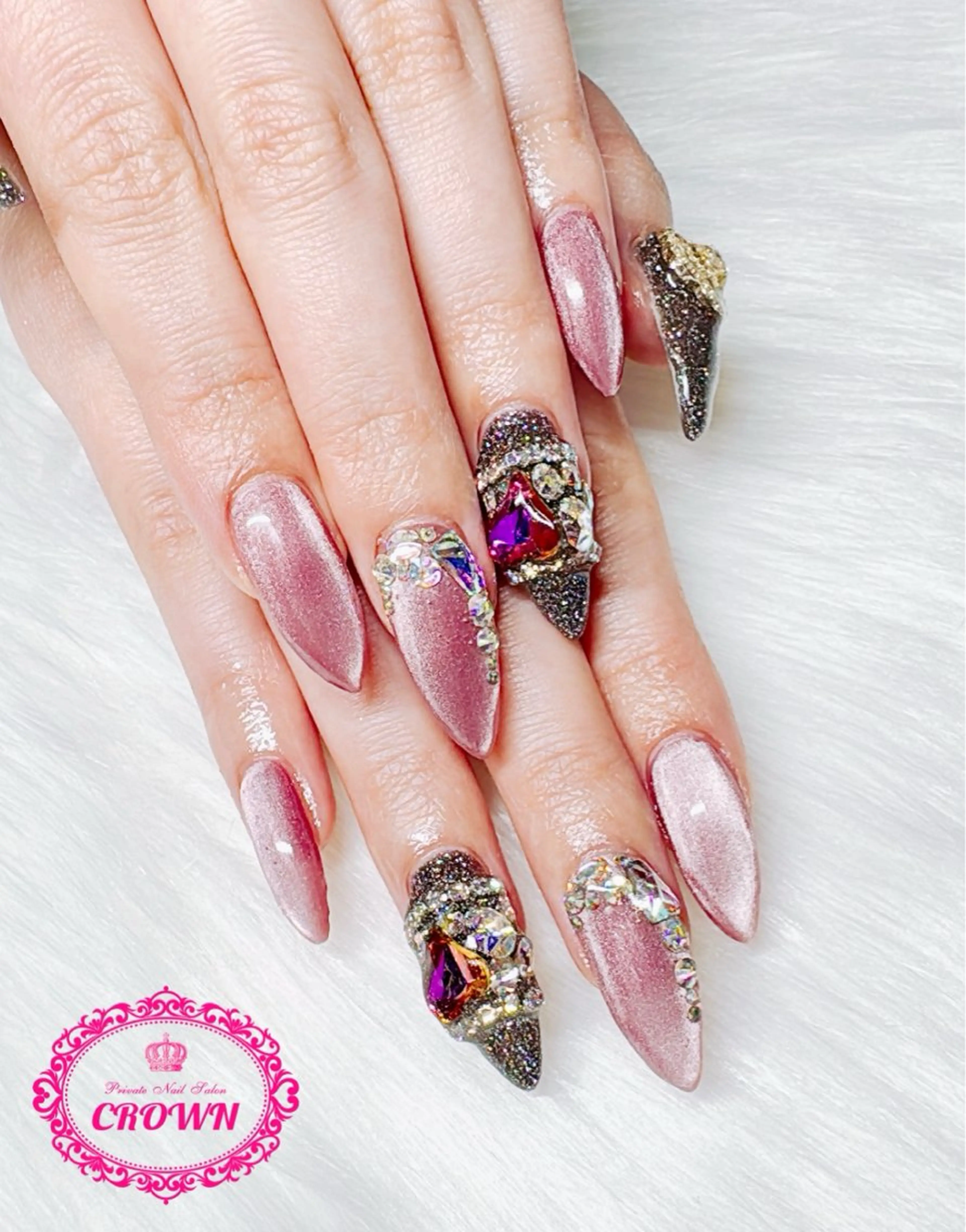 ネイル CROWN プライベートサロンのネイルデザイン