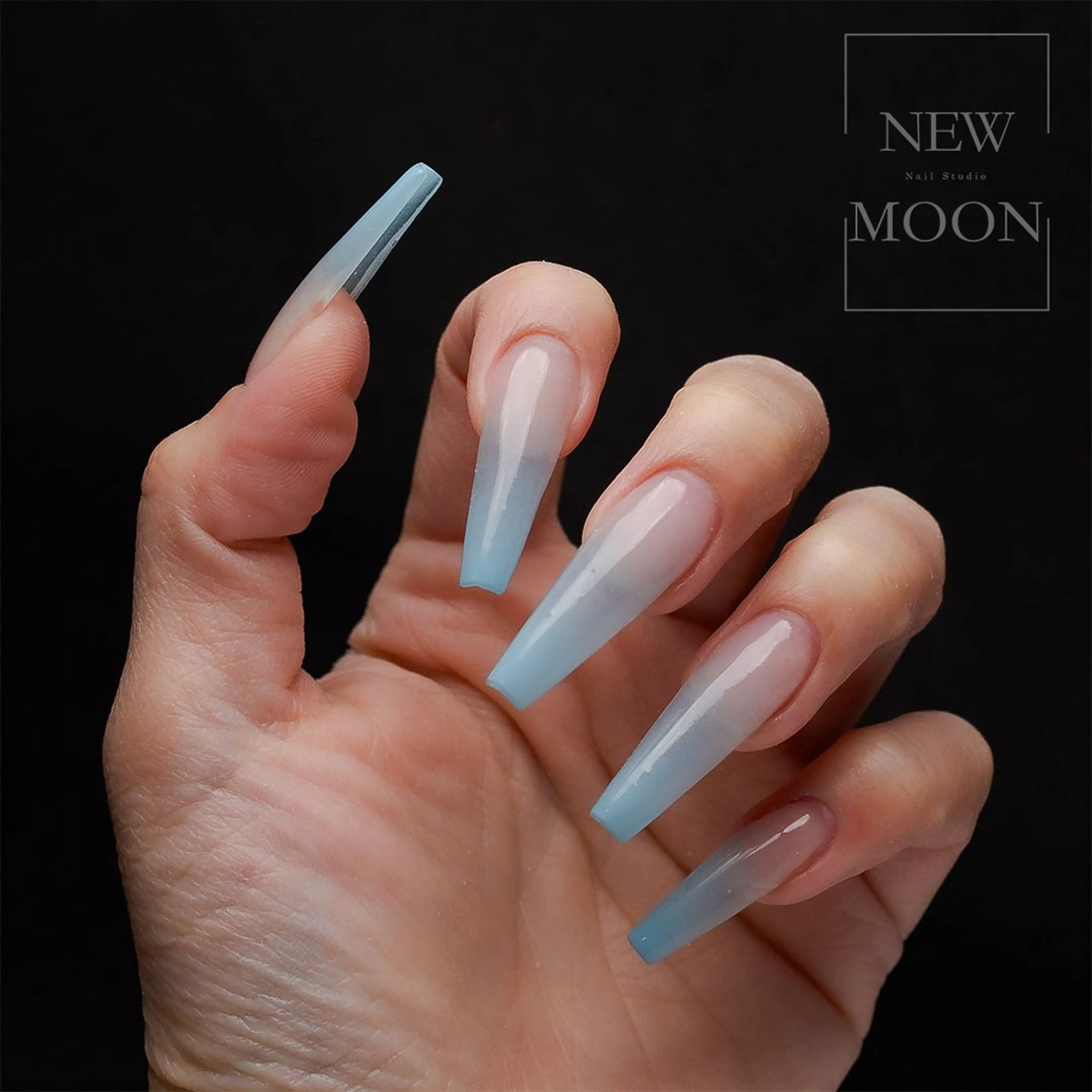 【アクリルスカルプ】カラーグラデーションの写真